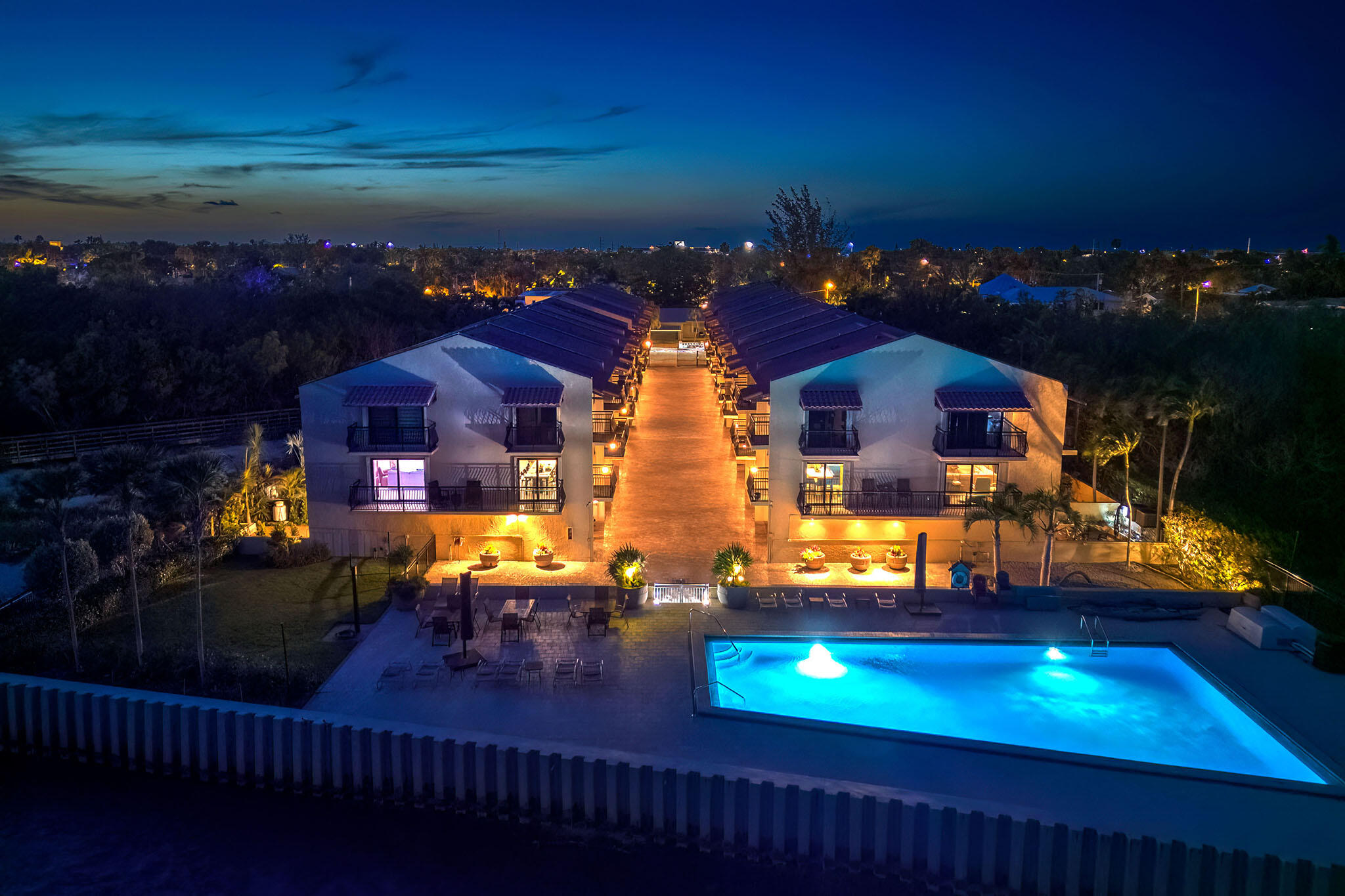 Key West, Florida 33040, United States, 2 Bedrooms Bedrooms, ,3 BathroomsBathrooms,Residential,Active,89572