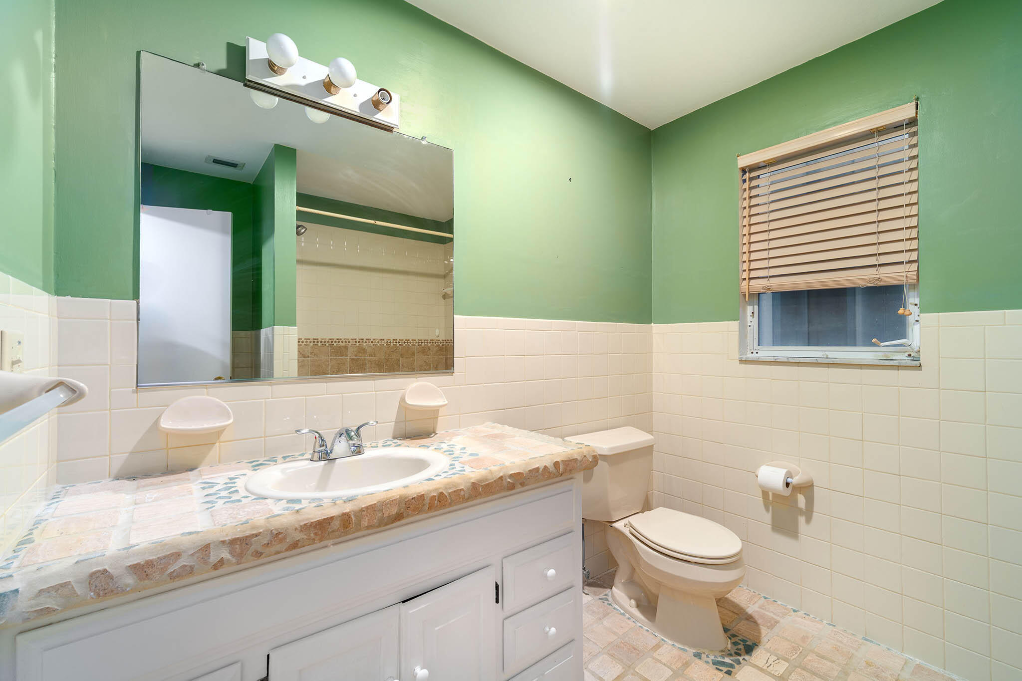 Summerland, Florida 33042, United States, 2 Bedrooms Bedrooms, ,2 BathroomsBathrooms,Residential,Active,189105