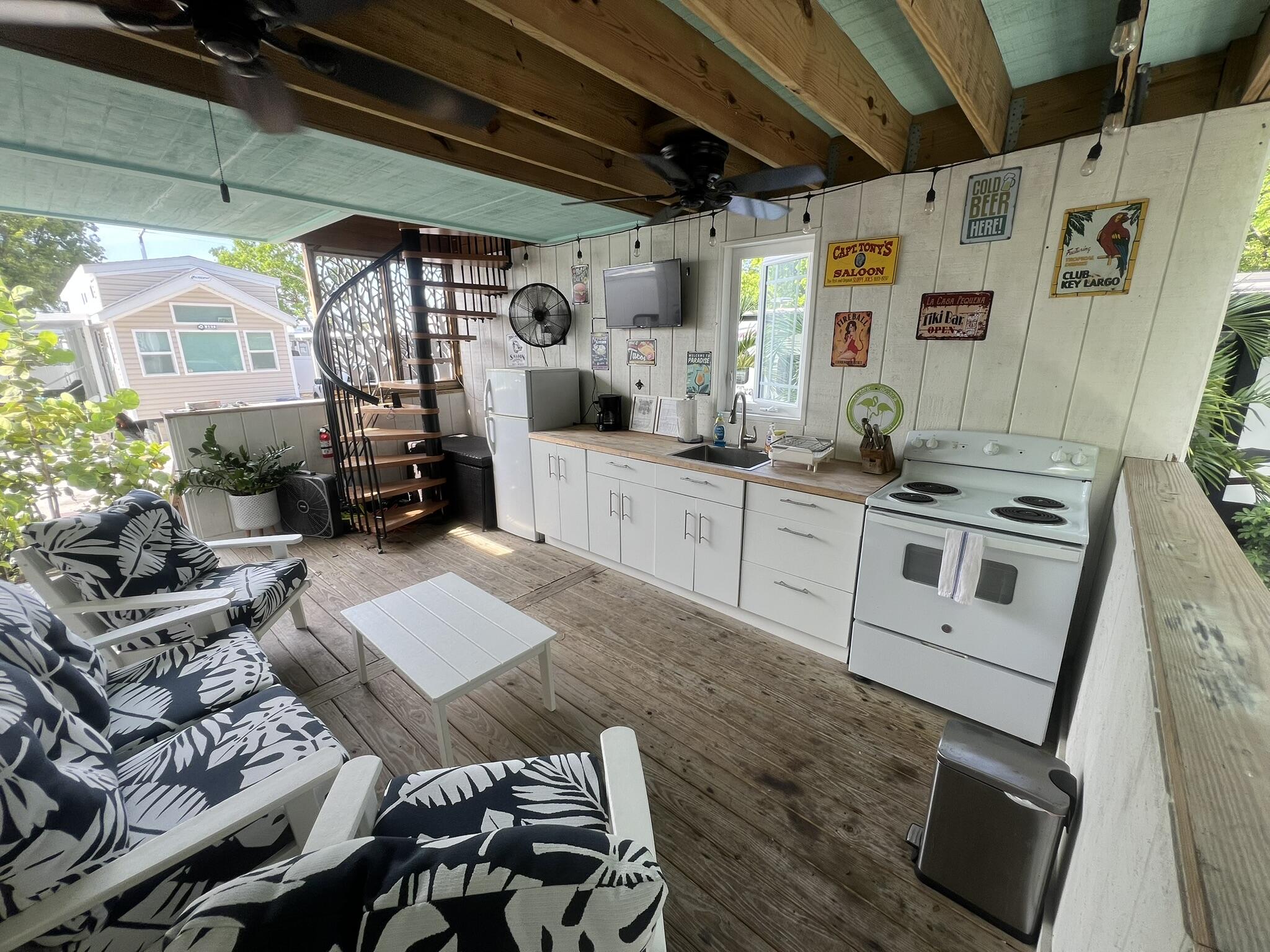 325 Calusa Street 121