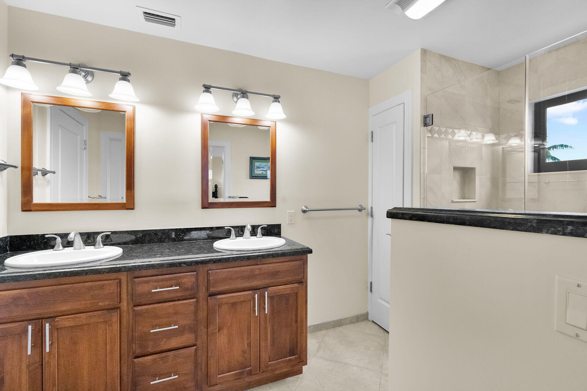 Islamorada, Florida 33036, United States, 2 Bedrooms Bedrooms, ,2 BathroomsBathrooms,Residential,Active,173619