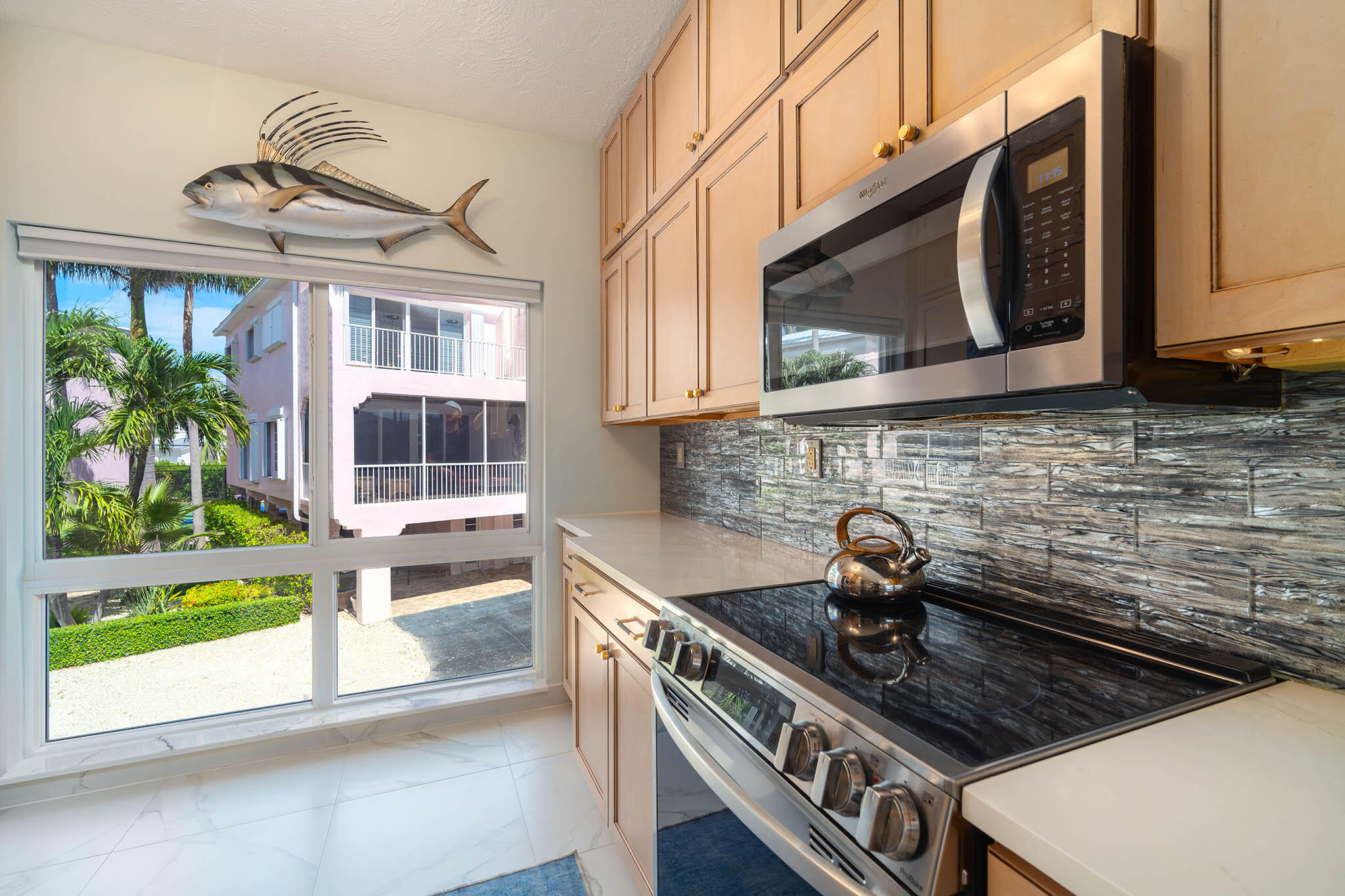 Marathon, Florida 33050, United States, 2 Bedrooms Bedrooms, ,3 BathroomsBathrooms,Residential,Active,221399