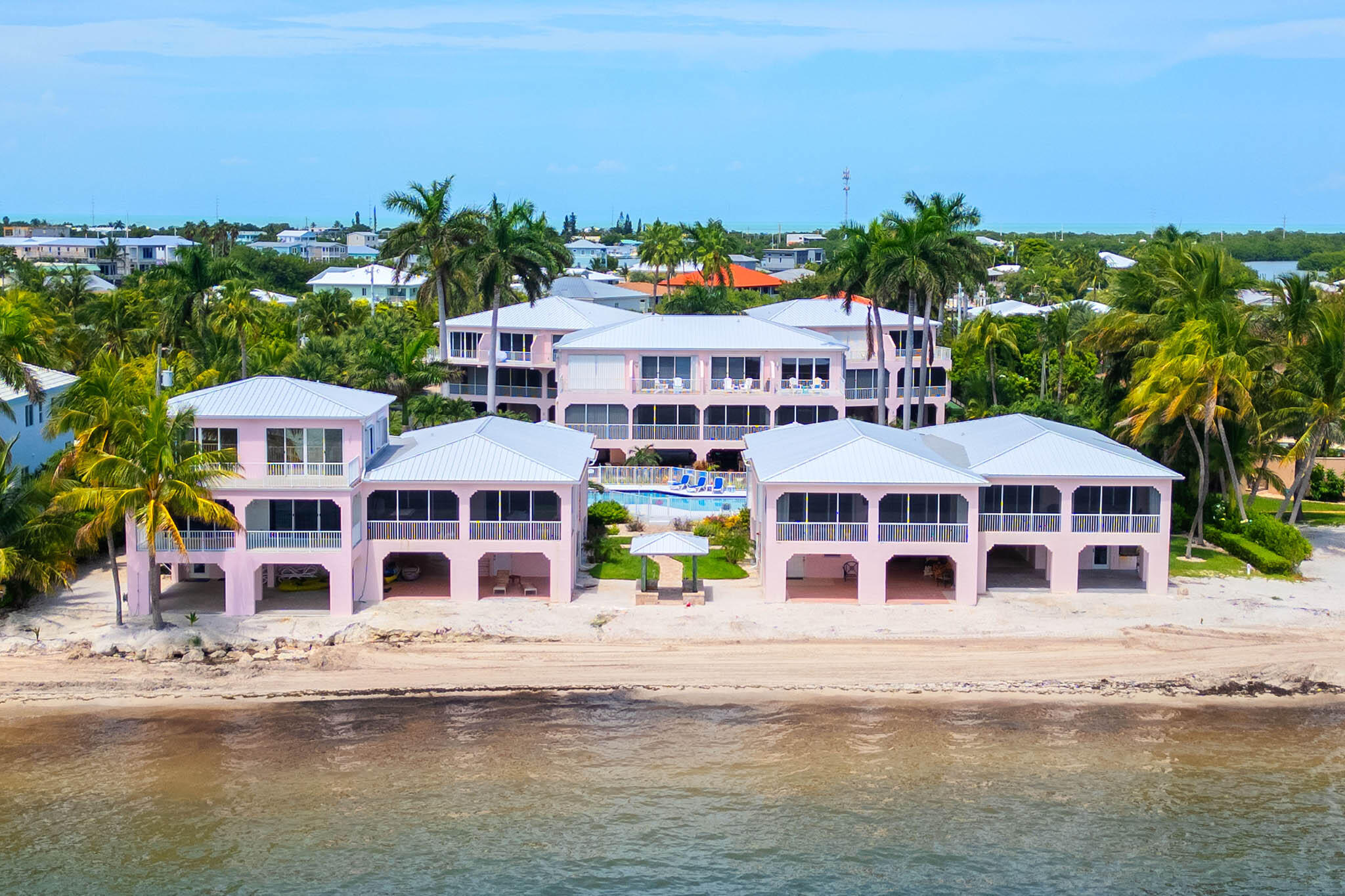 Marathon, Florida 33050, United States, 2 Bedrooms Bedrooms, ,3 BathroomsBathrooms,Residential,Active,221399