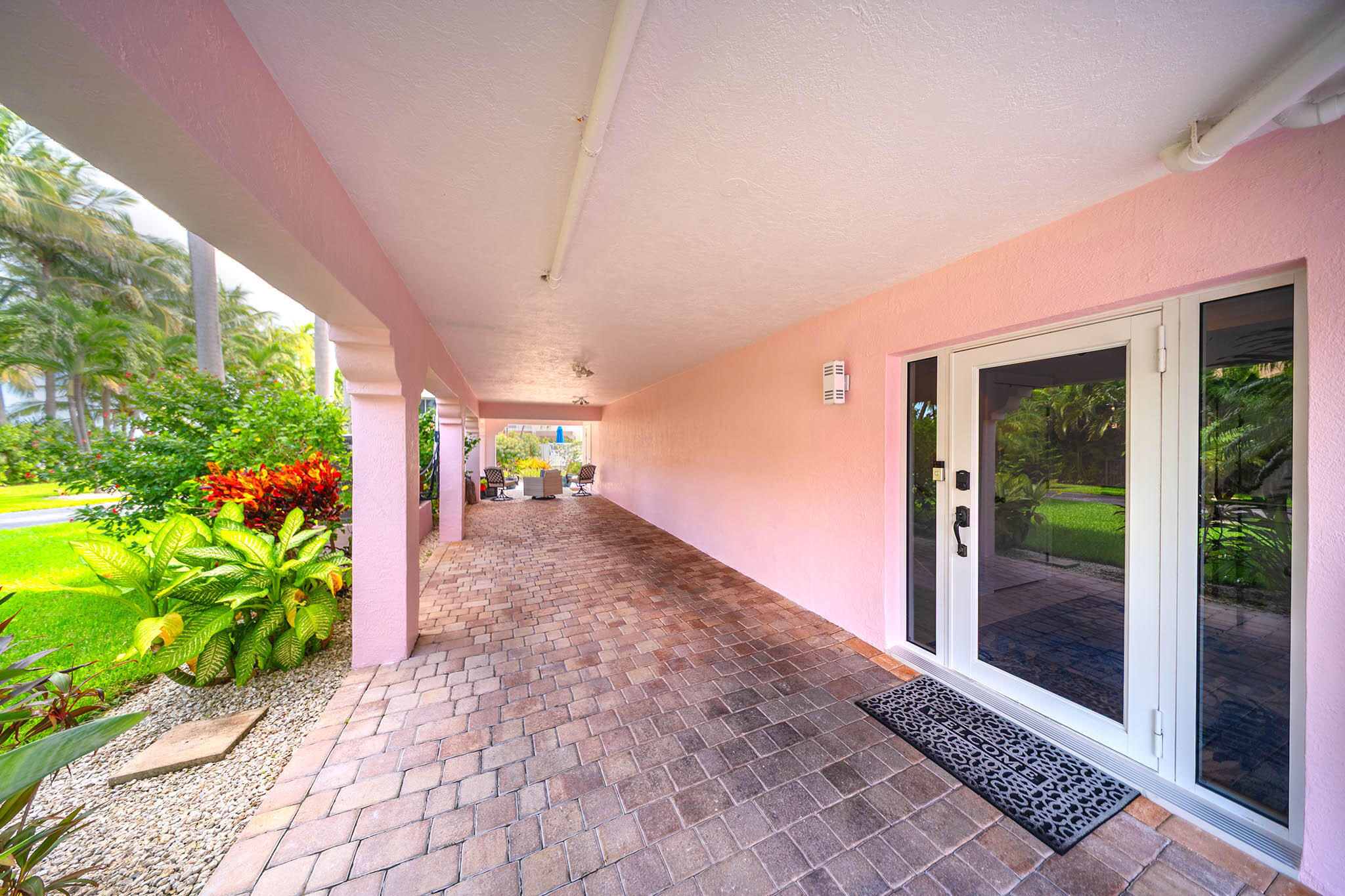 Marathon, Florida 33050, United States, 2 Bedrooms Bedrooms, ,3 BathroomsBathrooms,Residential,Active,221399