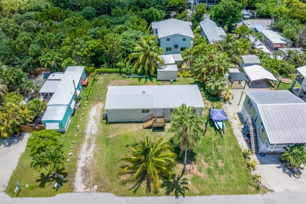 31368 AVENUE E, BIG PINE KEY, FL 33043 - Image c590ea049bf8fe545f23bf5555035b85/4222613101