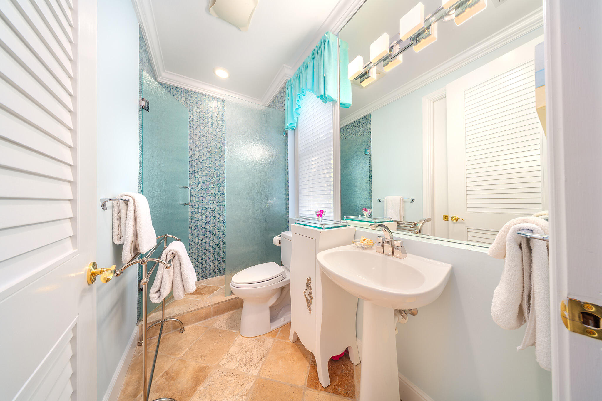 Key West, Florida 33040, United States, 4 Bedrooms Bedrooms, ,4 BathroomsBathrooms,Residential,Active,247253