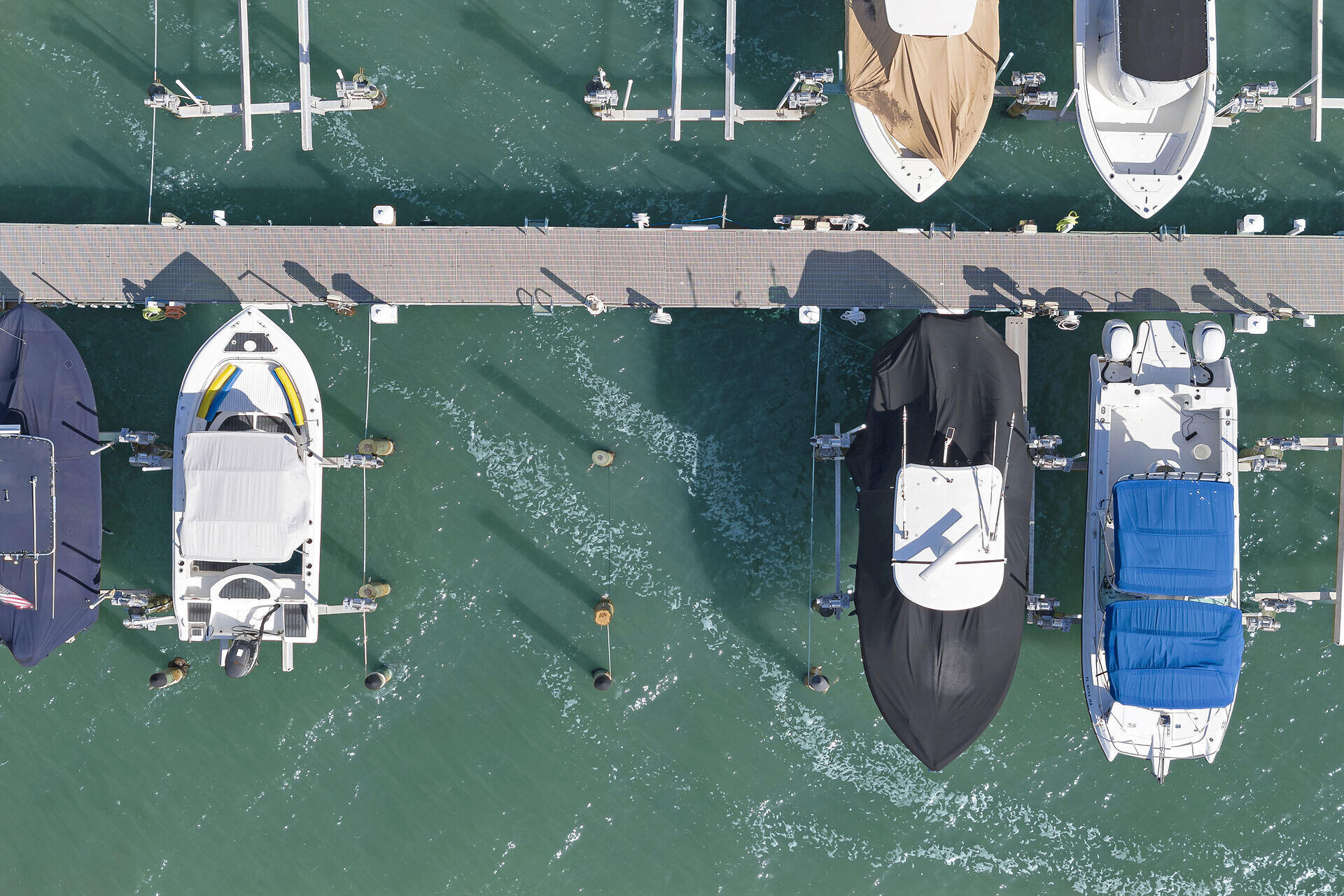 104350 Overseas Highway B105 and 30' boat slip