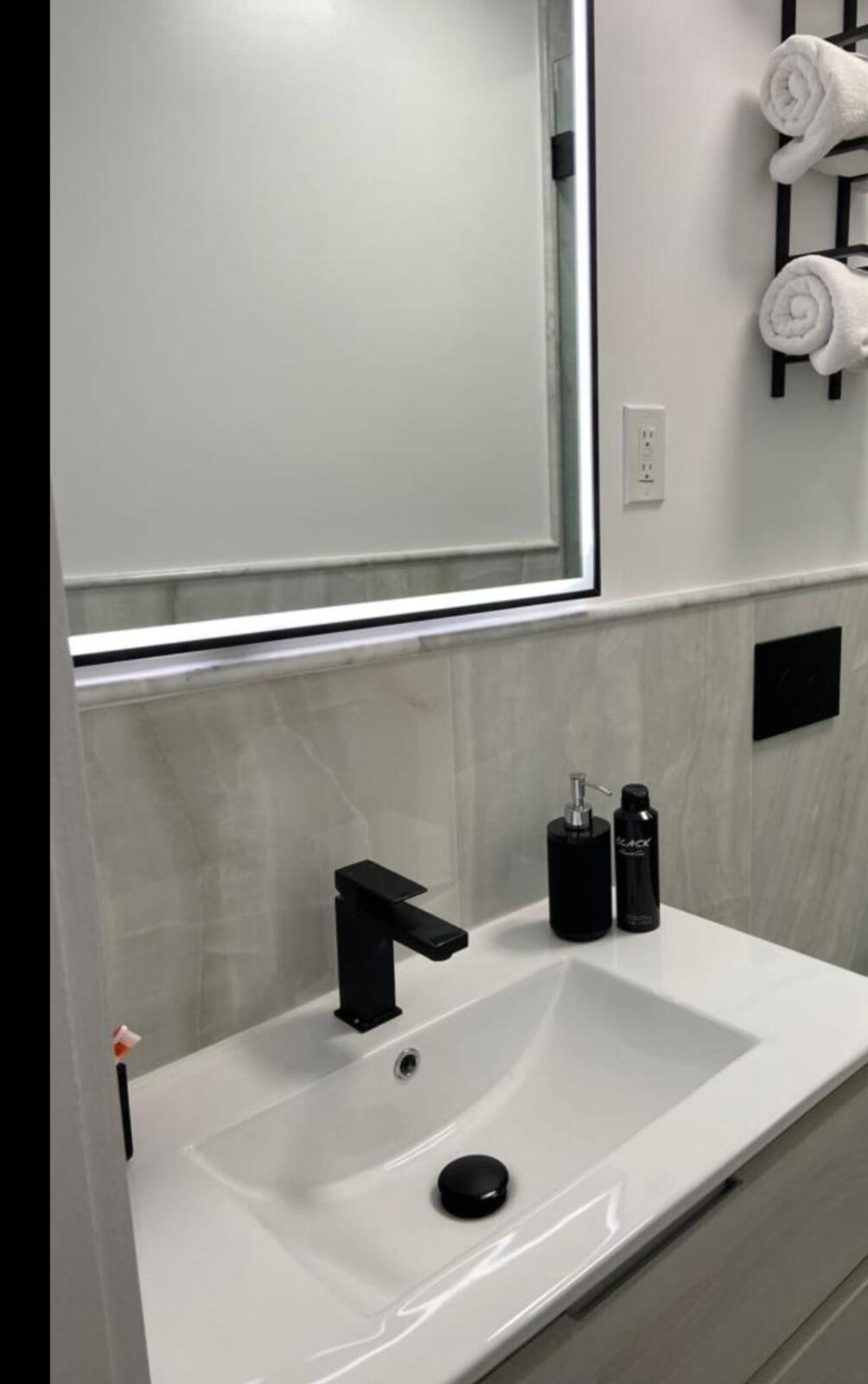 Key West, Florida 33040, United States, 2 Bedrooms Bedrooms, ,2 BathroomsBathrooms,Residential,Active,97151