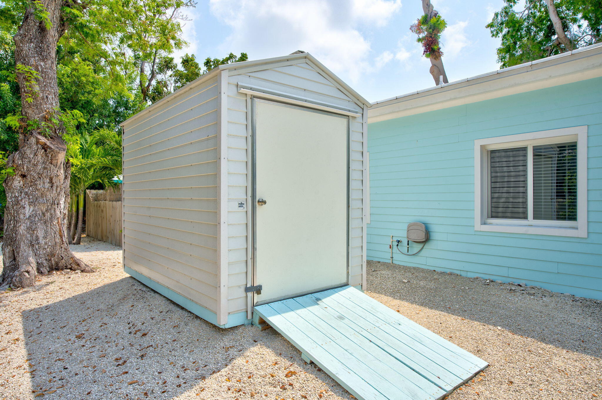 Key Largo, Florida 33037, United States, 3 Bedrooms Bedrooms, ,2 BathroomsBathrooms,Residential,Active,98785