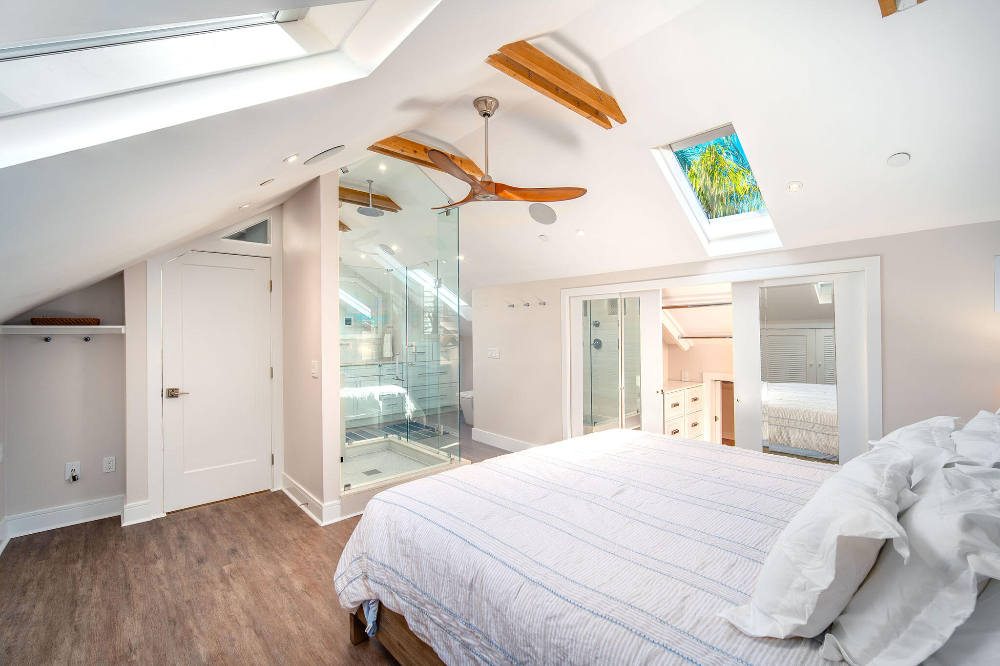 Key West, Florida 33040, United States, 5 Bedrooms Bedrooms, ,5 BathroomsBathrooms,Residential,Active,20335