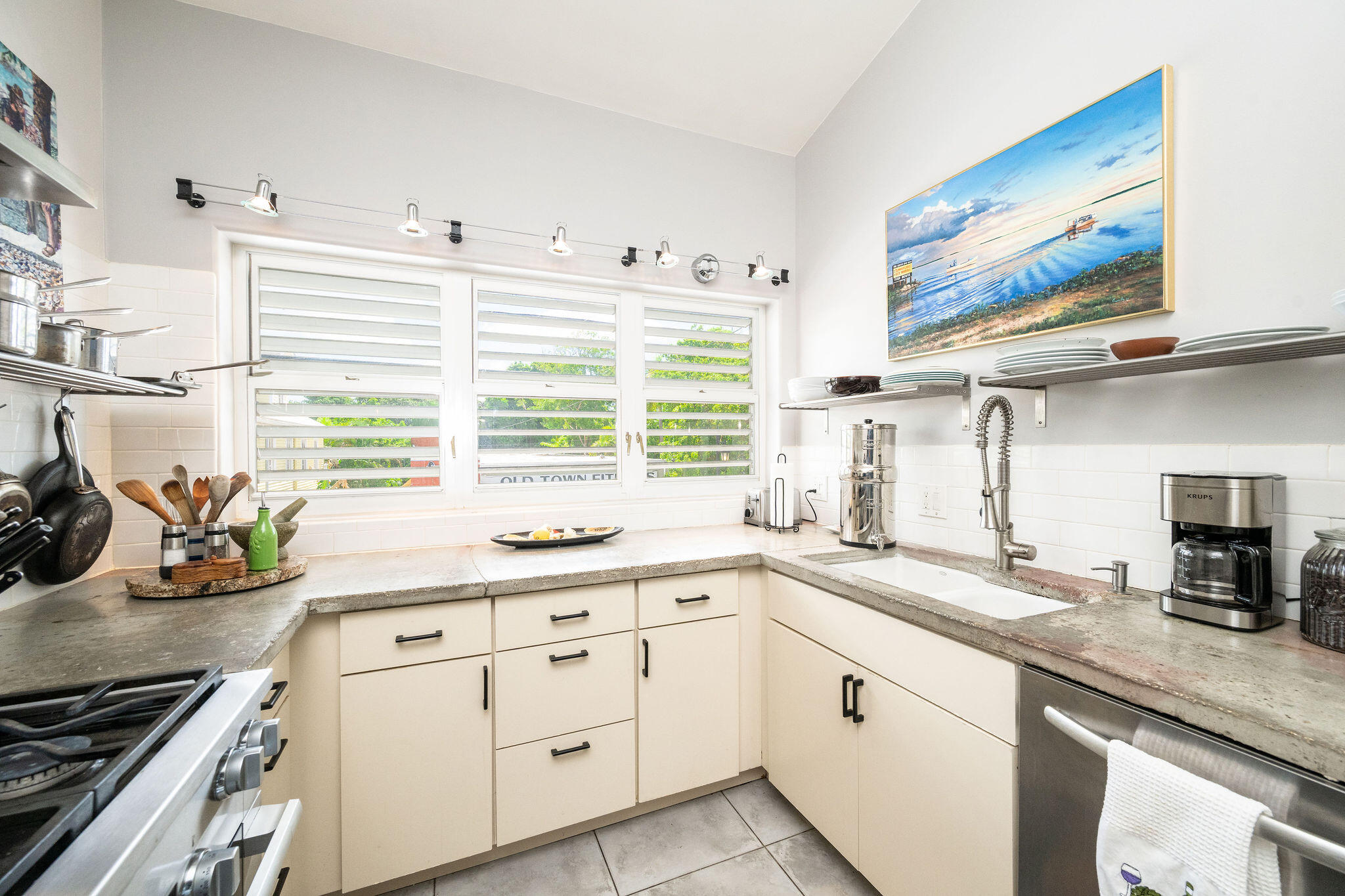 Key West, Florida 33040, United States, 2 Bedrooms Bedrooms, ,3 BathroomsBathrooms,Residential,Active,223320