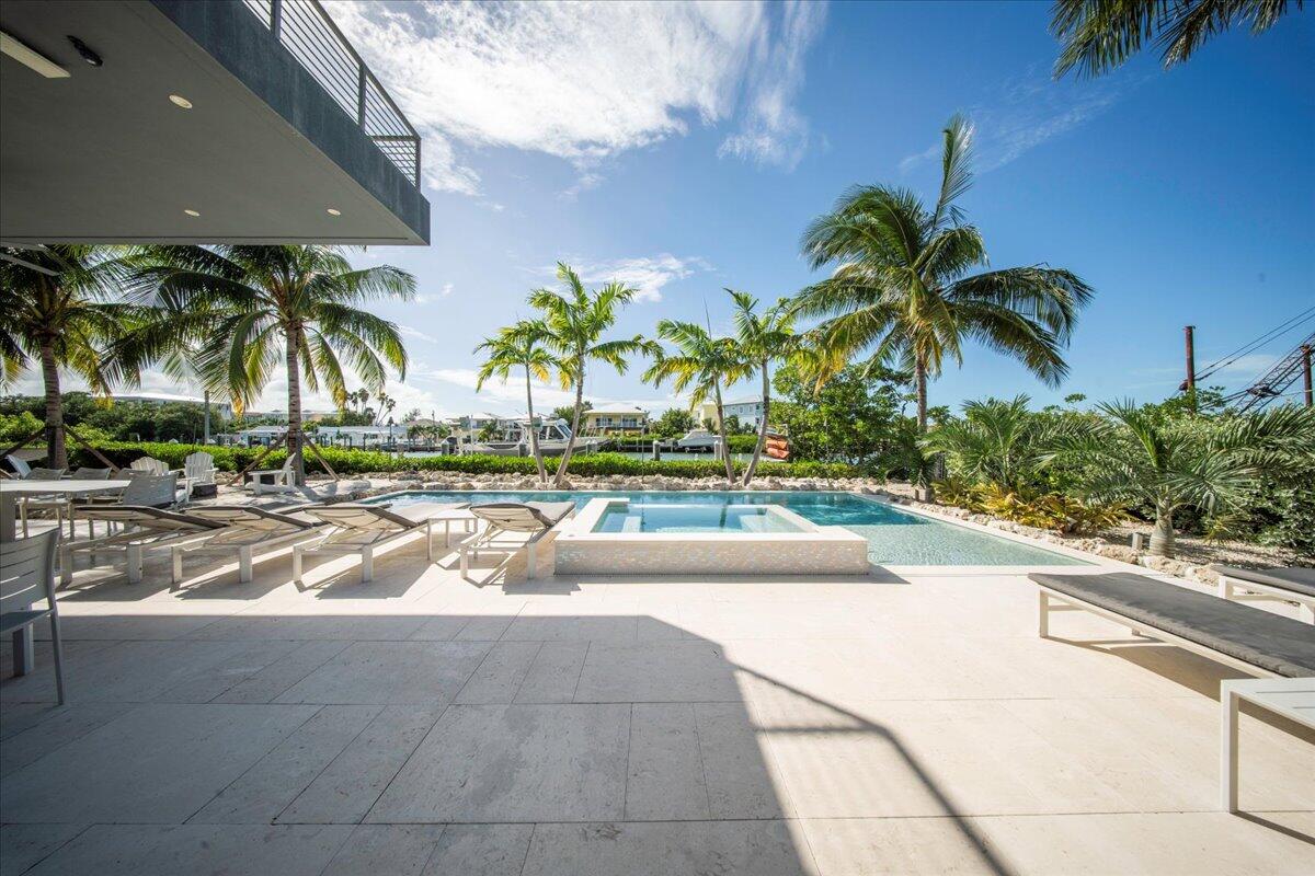 Marathon, Florida, 33050, United States, 3 Bedrooms Bedrooms, ,3 BathroomsBathrooms,Residential,Active,1998583
