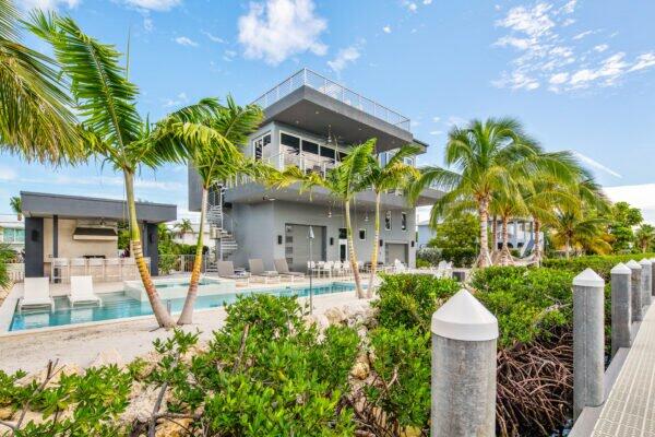 Marathon, Florida, 33050, United States, 3 Bedrooms Bedrooms, ,3 BathroomsBathrooms,Residential,Active,1998583