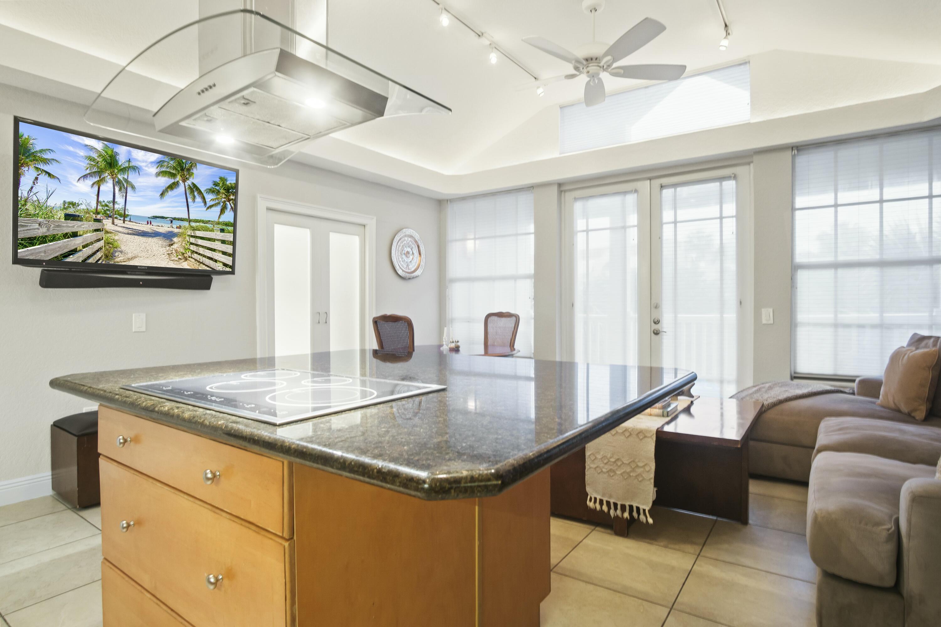 Key West, Florida 33040, United States, 2 Bedrooms Bedrooms, ,4 BathroomsBathrooms,Residential,Active,24476