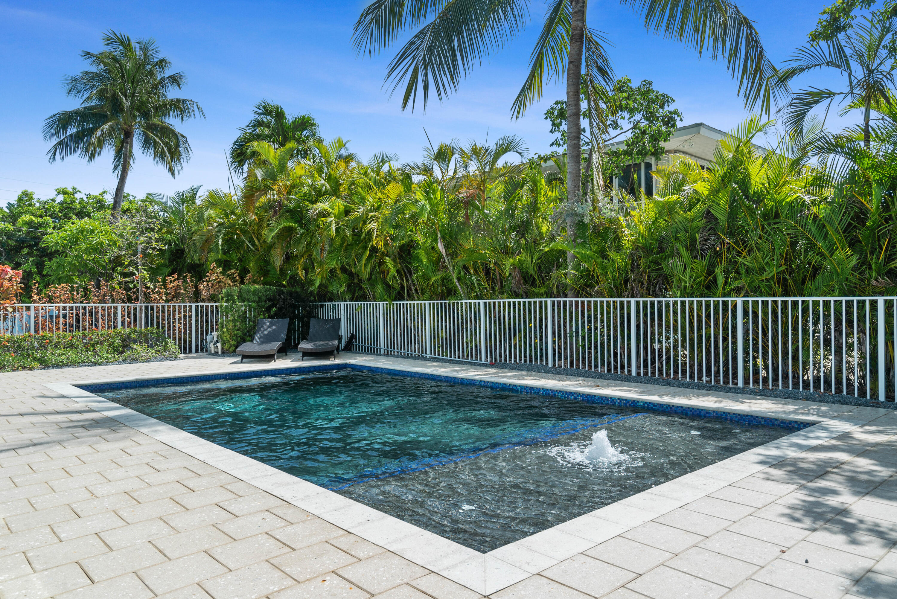 Duck, Florida, 33050, United States, 4 Bedrooms Bedrooms, ,4 BathroomsBathrooms,Residential,Active,1973559