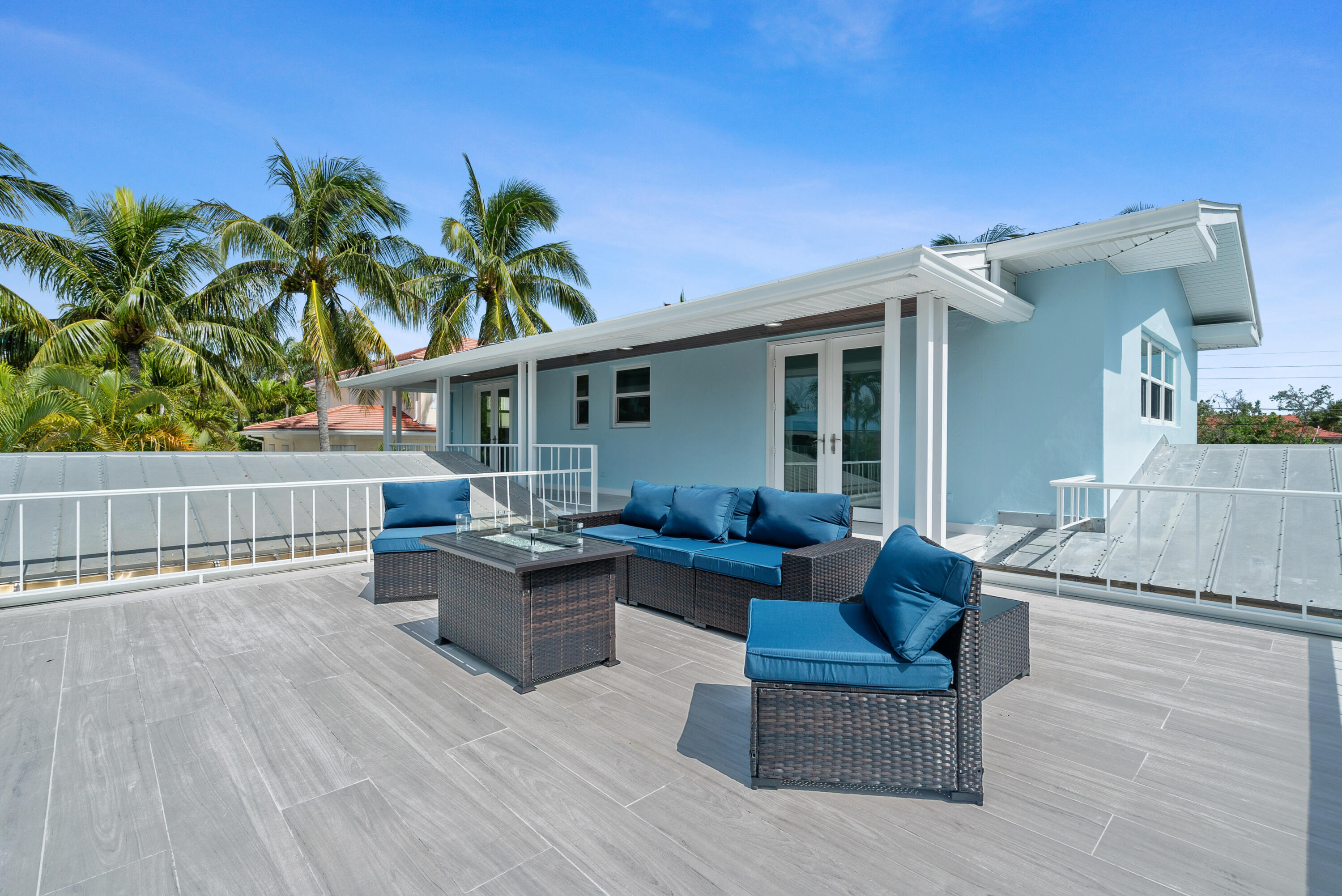 Duck, Florida, 33050, United States, 4 Bedrooms Bedrooms, ,4 BathroomsBathrooms,Residential,Active,1973559