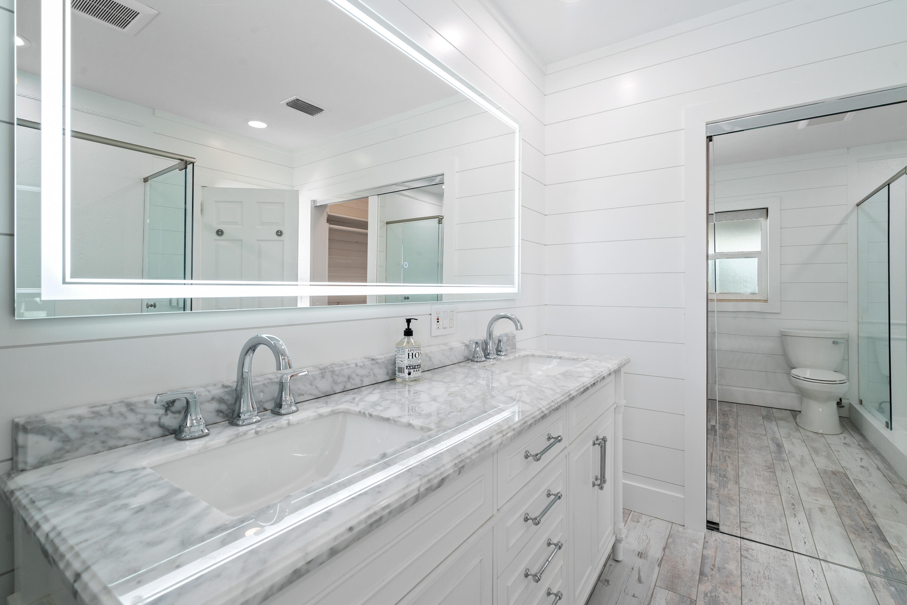 Duck, Florida, 33050, United States, 4 Bedrooms Bedrooms, ,4 BathroomsBathrooms,Residential,Active,1973559