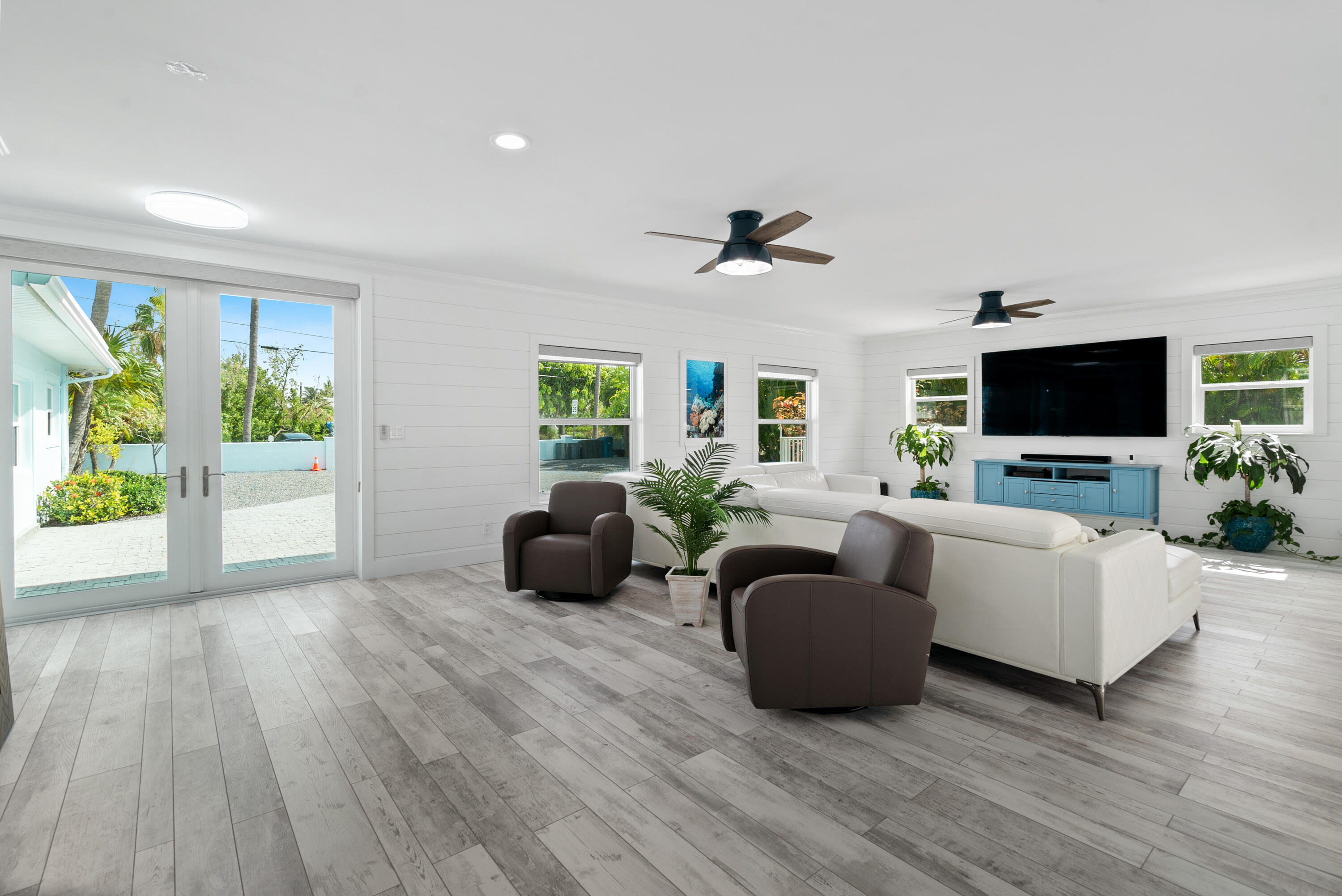 Duck, Florida, 33050, United States, 4 Bedrooms Bedrooms, ,4 BathroomsBathrooms,Residential,Active,1973559
