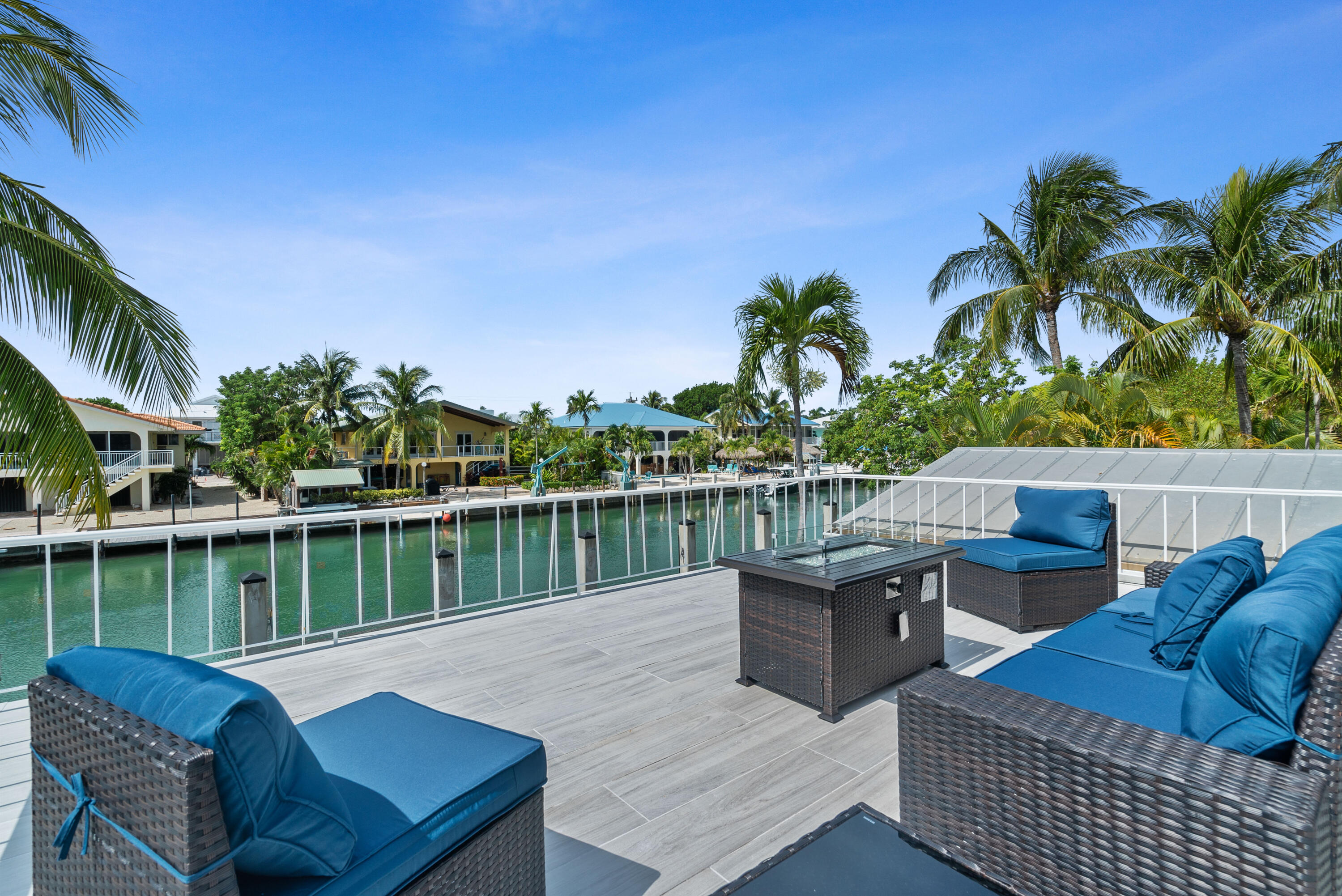 Duck, Florida, 33050, United States, 4 Bedrooms Bedrooms, ,4 BathroomsBathrooms,Residential,Active,1973559