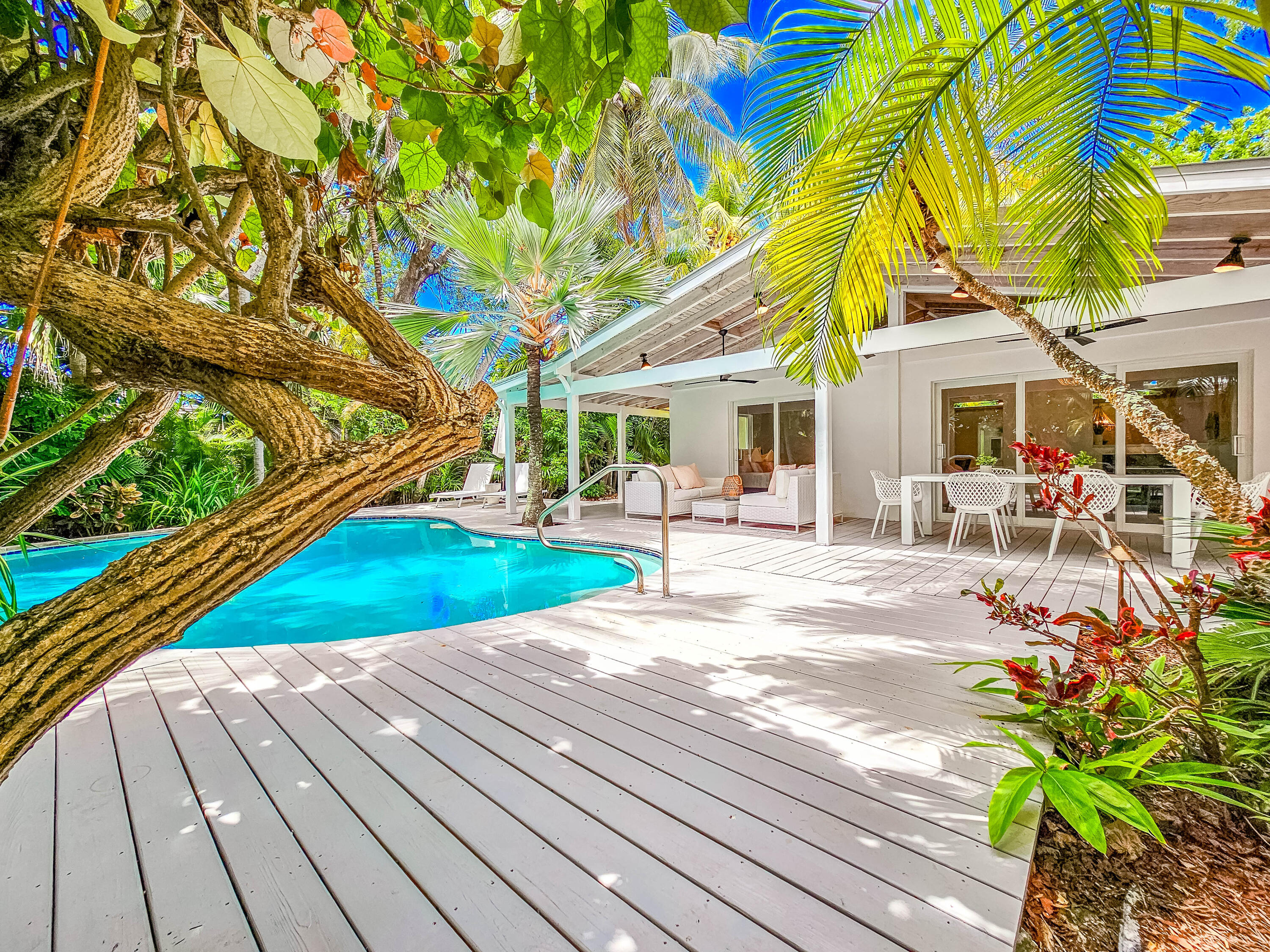 Key West, Florida 33040, United States, 4 Bedrooms Bedrooms, ,4 BathroomsBathrooms,Residential,Pending,10742