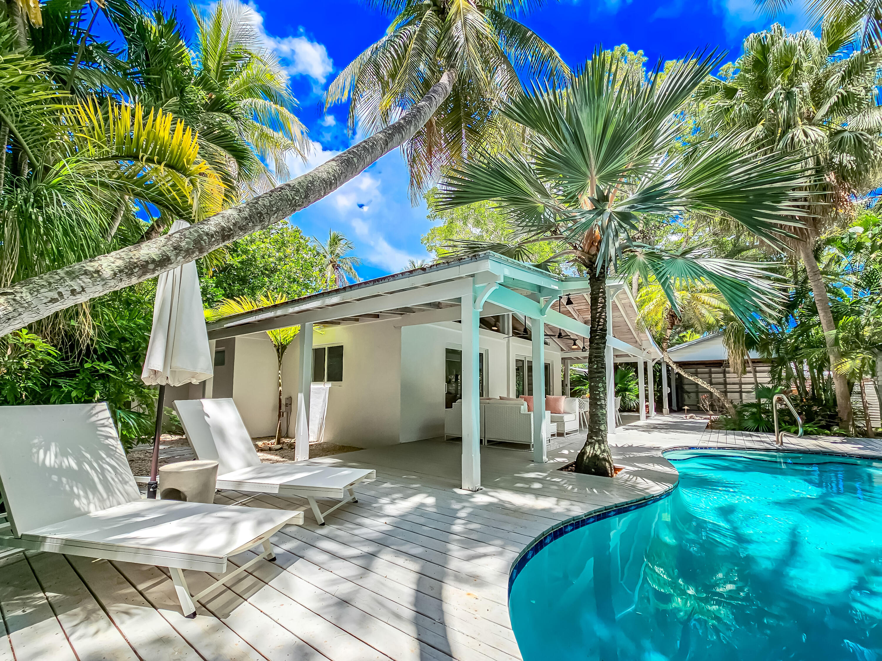 Key West, Florida 33040, United States, 4 Bedrooms Bedrooms, ,4 BathroomsBathrooms,Residential,Pending,10742
