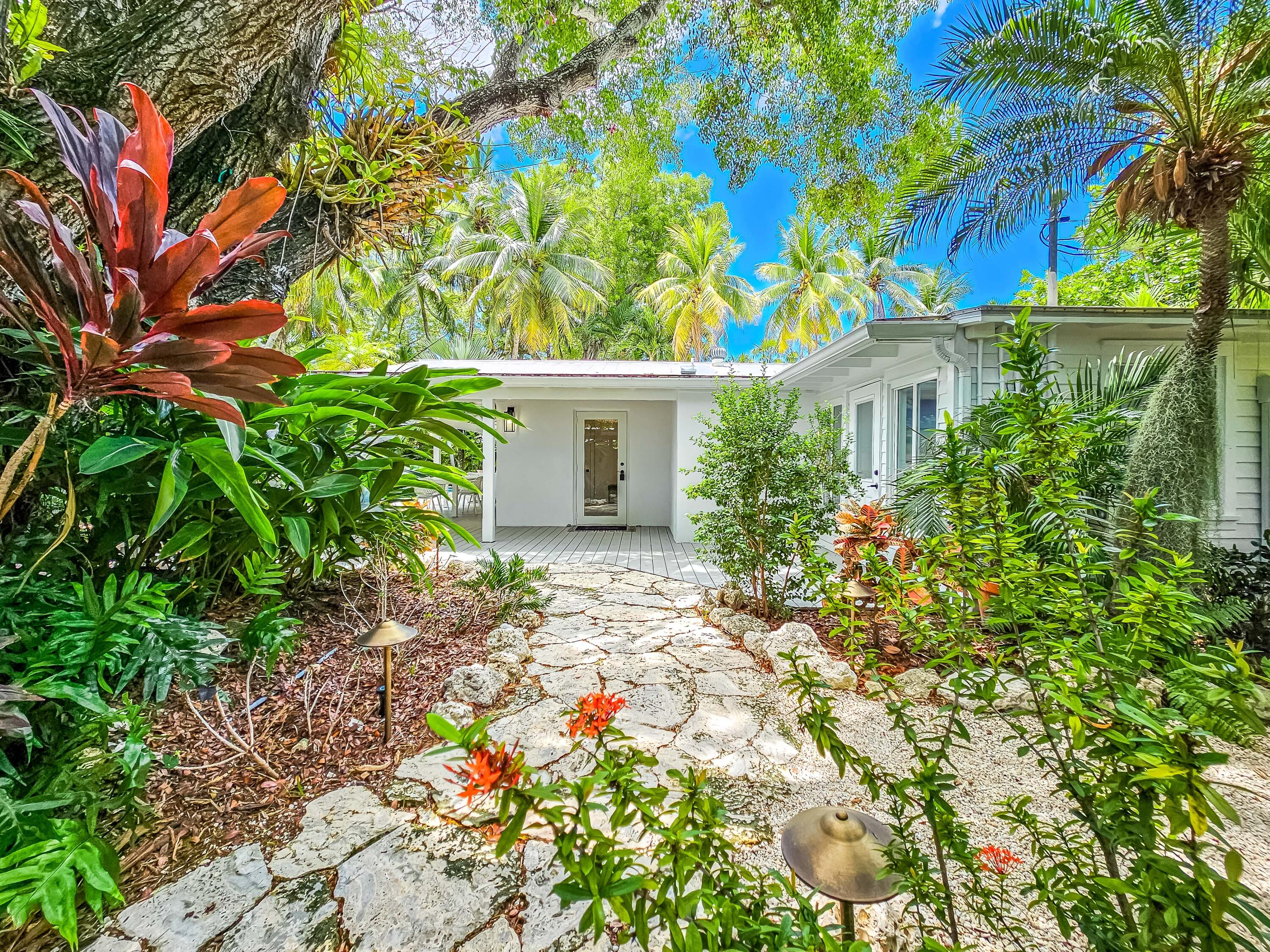 Key West, Florida 33040, United States, 4 Bedrooms Bedrooms, ,4 BathroomsBathrooms,Residential,Pending,10742