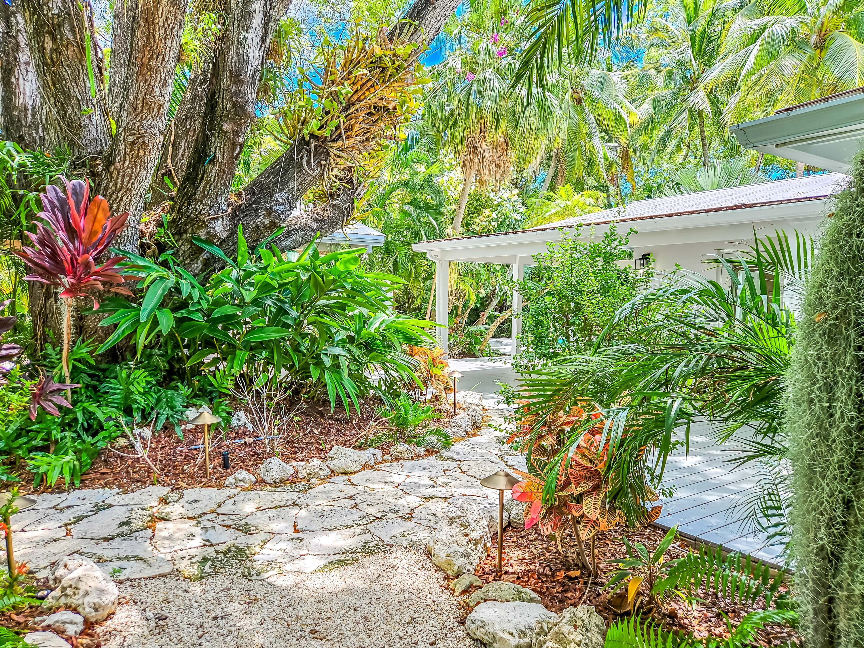 Key West, Florida 33040, United States, 4 Bedrooms Bedrooms, ,4 BathroomsBathrooms,Residential,Pending,10742