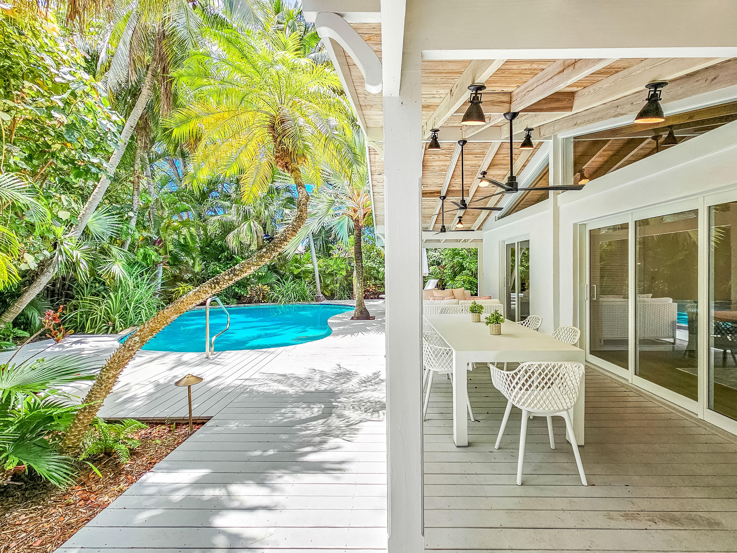 Key West, Florida 33040, United States, 4 Bedrooms Bedrooms, ,4 BathroomsBathrooms,Residential,Pending,10742