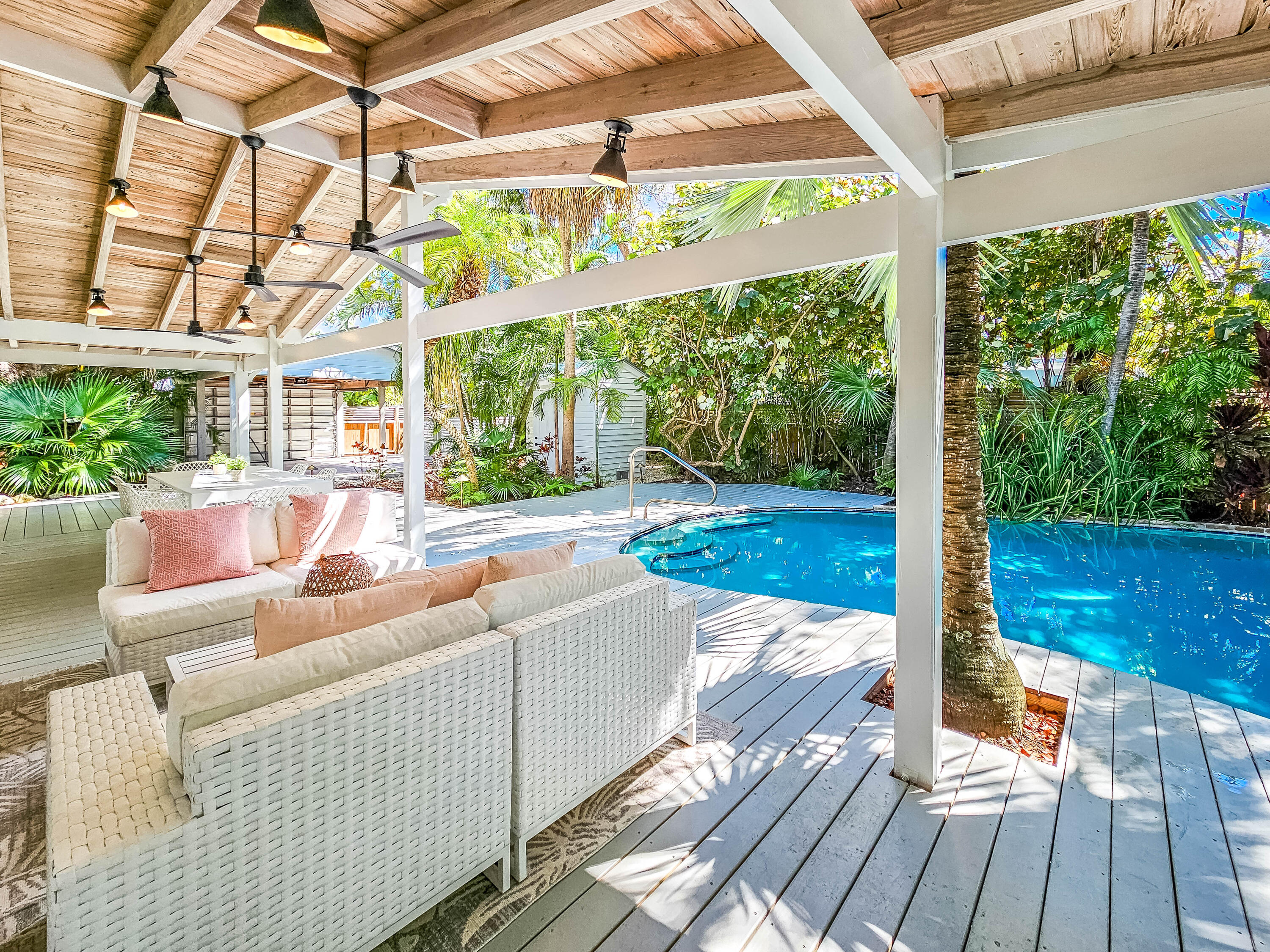 Key West, Florida 33040, United States, 4 Bedrooms Bedrooms, ,4 BathroomsBathrooms,Residential,Pending,10742