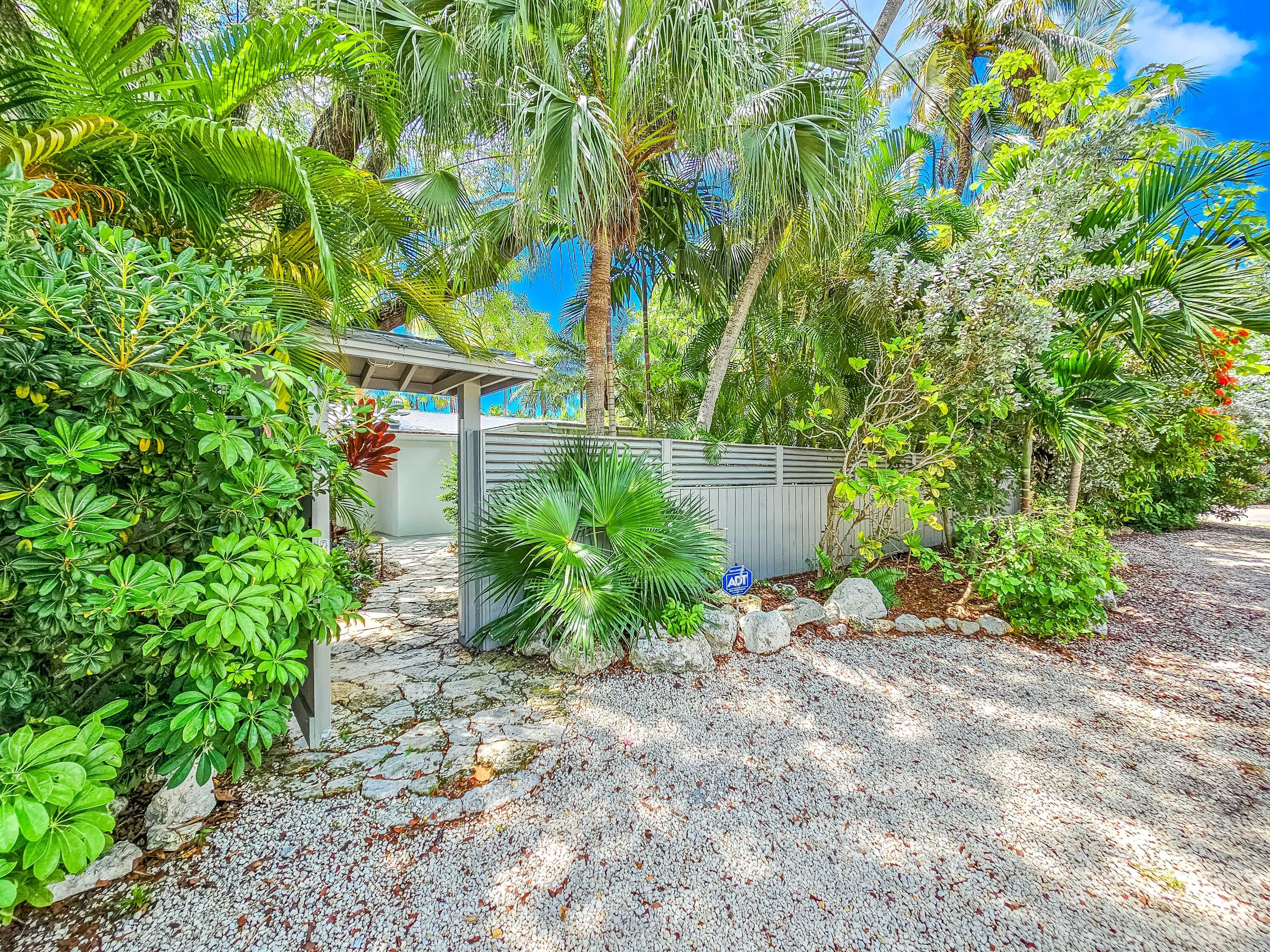 Key West, Florida 33040, United States, 4 Bedrooms Bedrooms, ,4 BathroomsBathrooms,Residential,Pending,10742