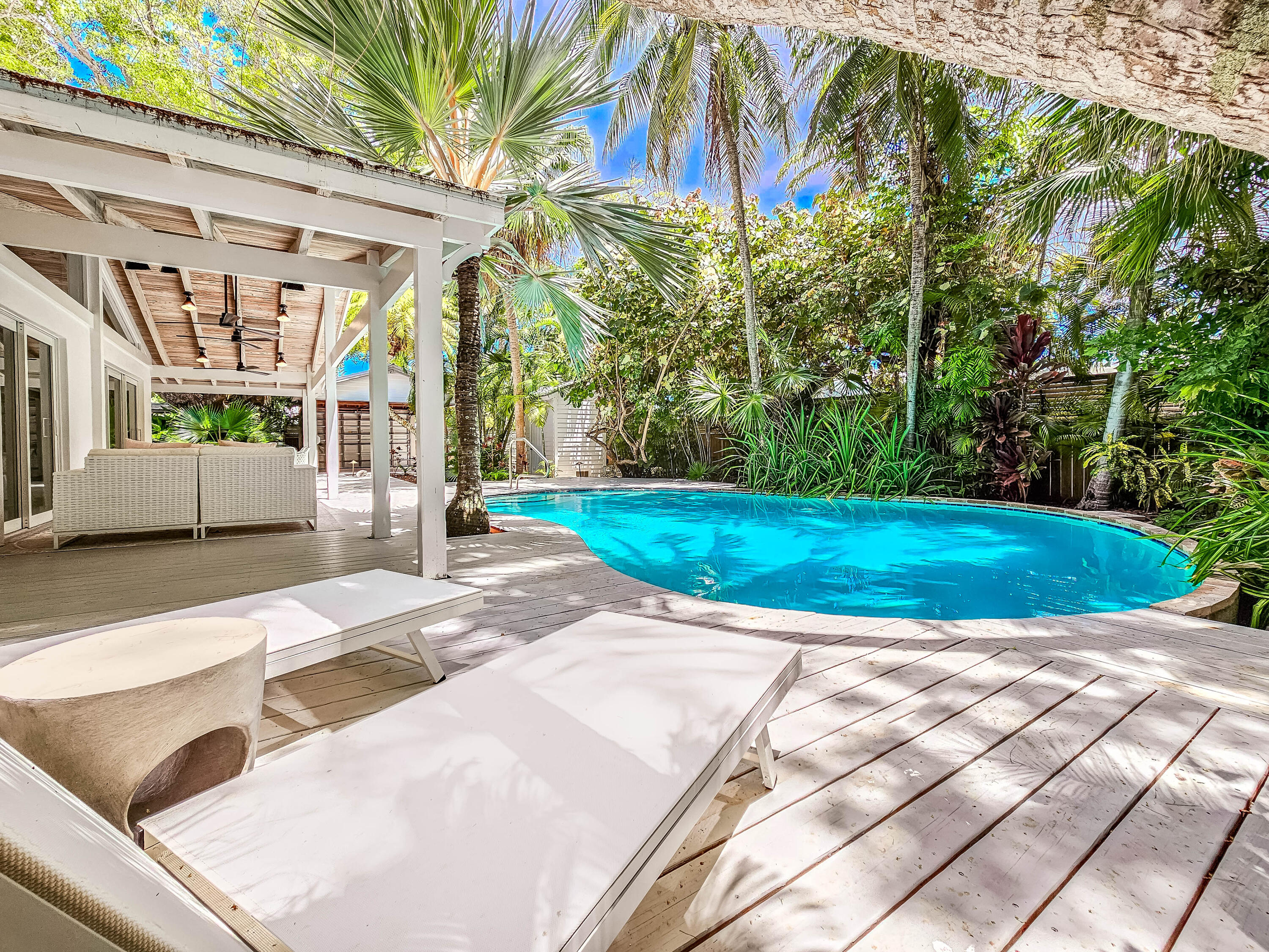 Key West, Florida 33040, United States, 4 Bedrooms Bedrooms, ,4 BathroomsBathrooms,Residential,Pending,10742