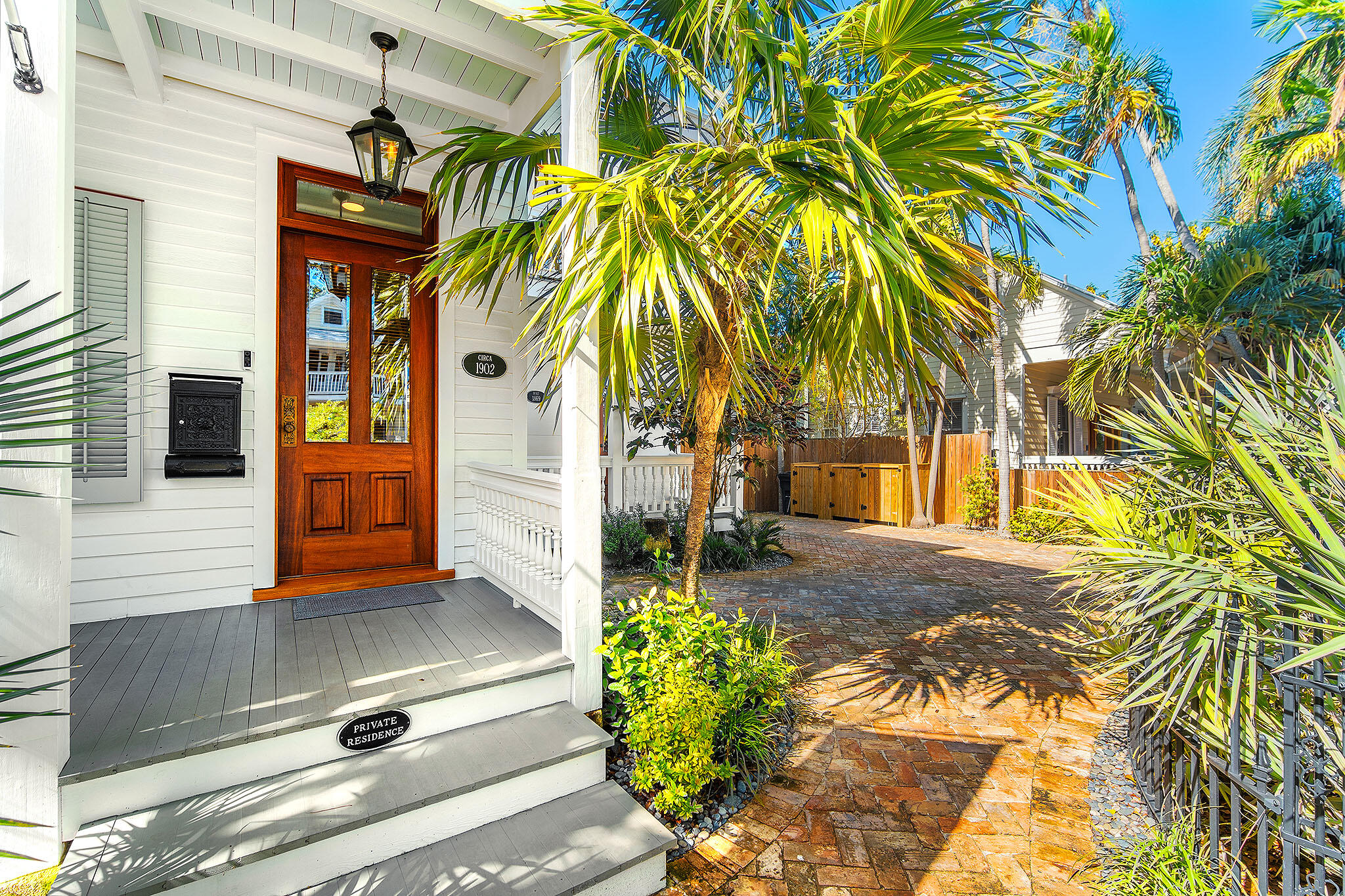 Key West, Florida 33040, United States, 5 Bedrooms Bedrooms, ,6 BathroomsBathrooms,Residential,Pending,35620