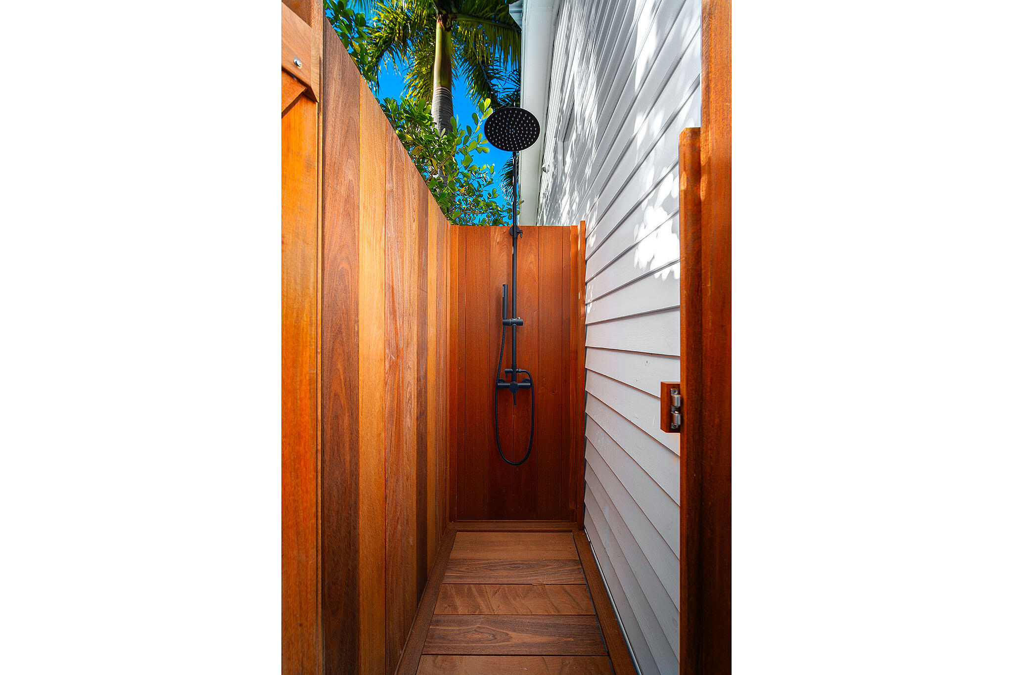 Key West, Florida 33040, United States, 5 Bedrooms Bedrooms, ,6 BathroomsBathrooms,Residential,Pending,35620