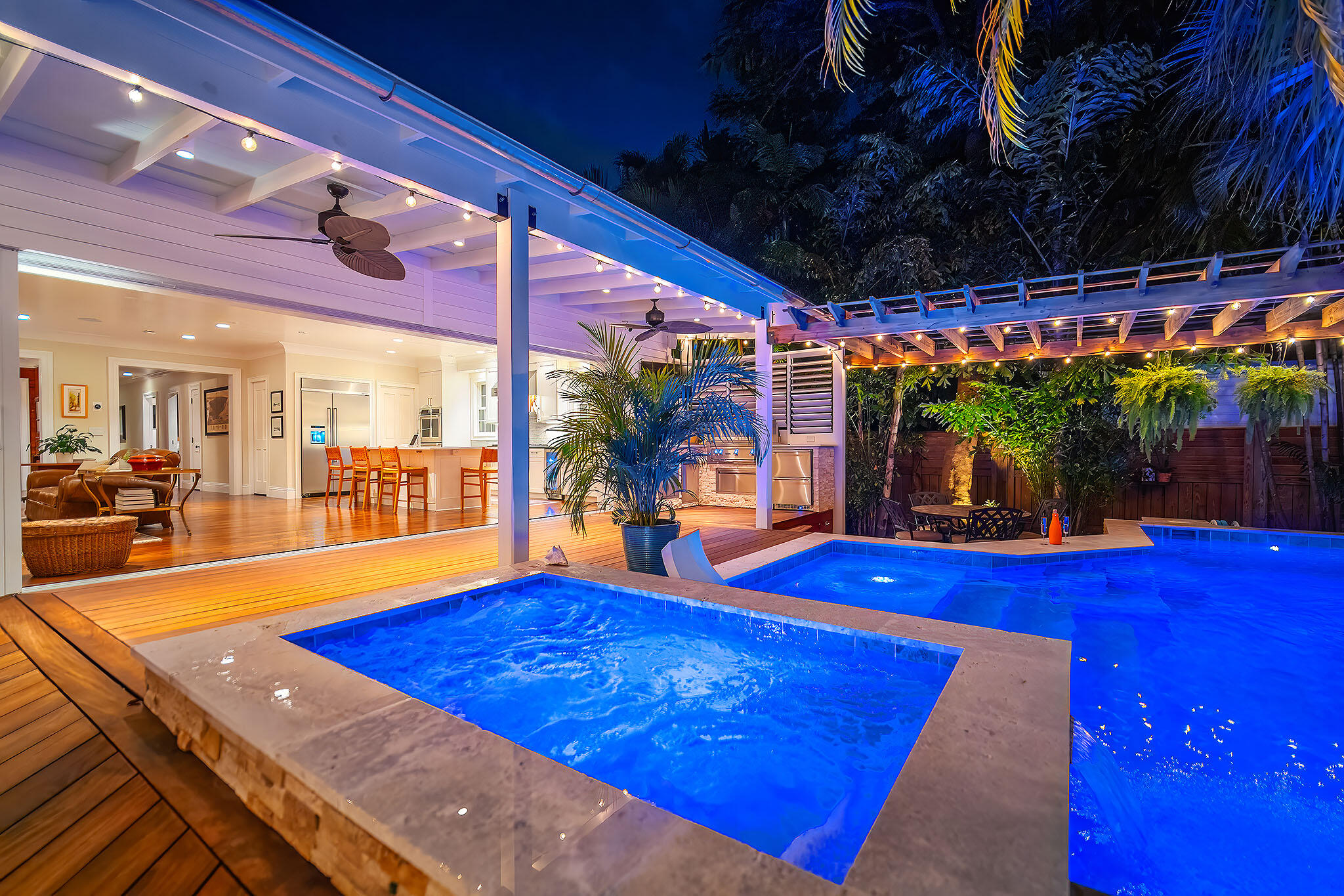Key West, Florida 33040, United States, 5 Bedrooms Bedrooms, ,6 BathroomsBathrooms,Residential,Pending,35620