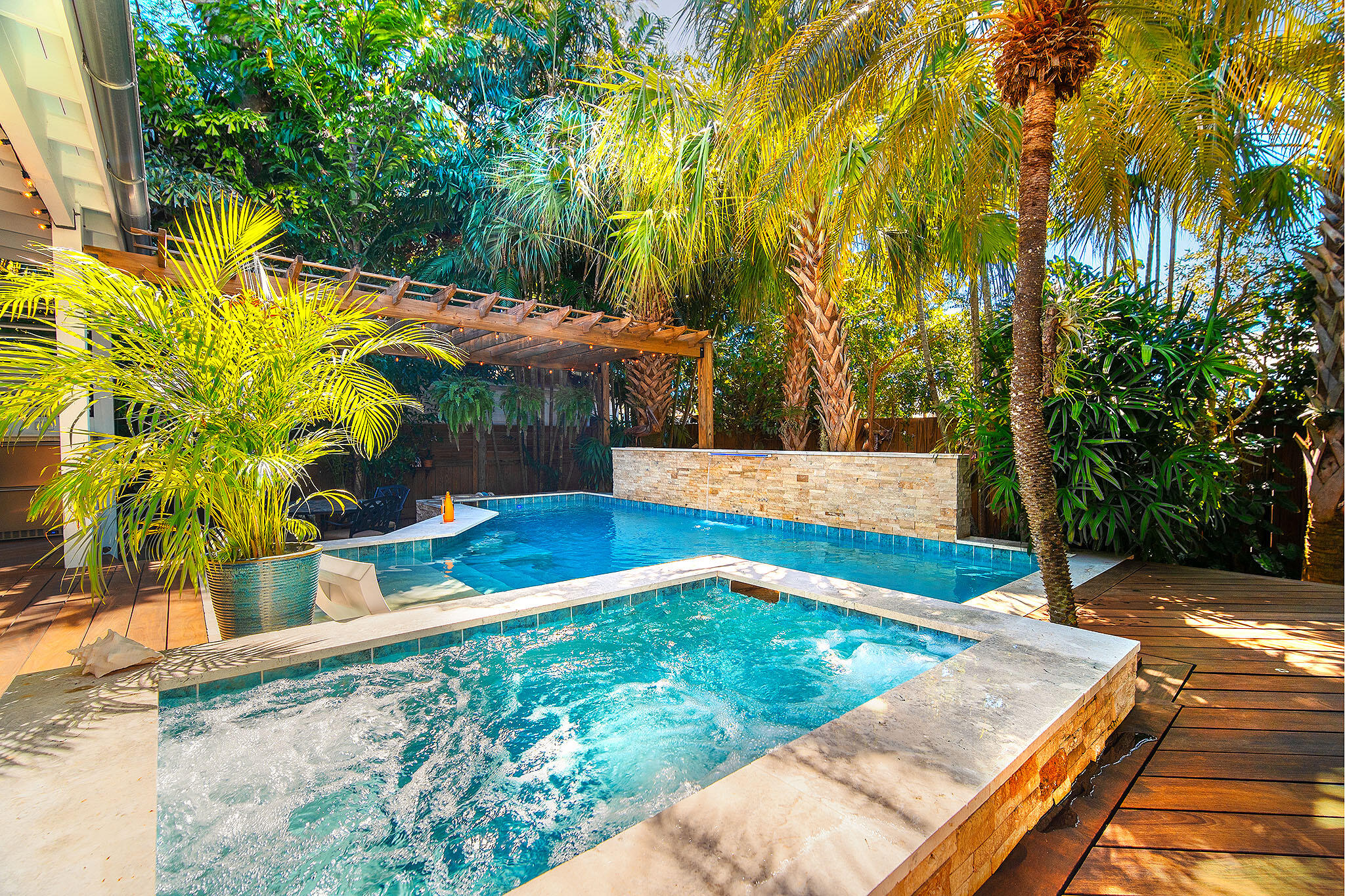 Key West, Florida 33040, United States, 5 Bedrooms Bedrooms, ,6 BathroomsBathrooms,Residential,Pending,35620