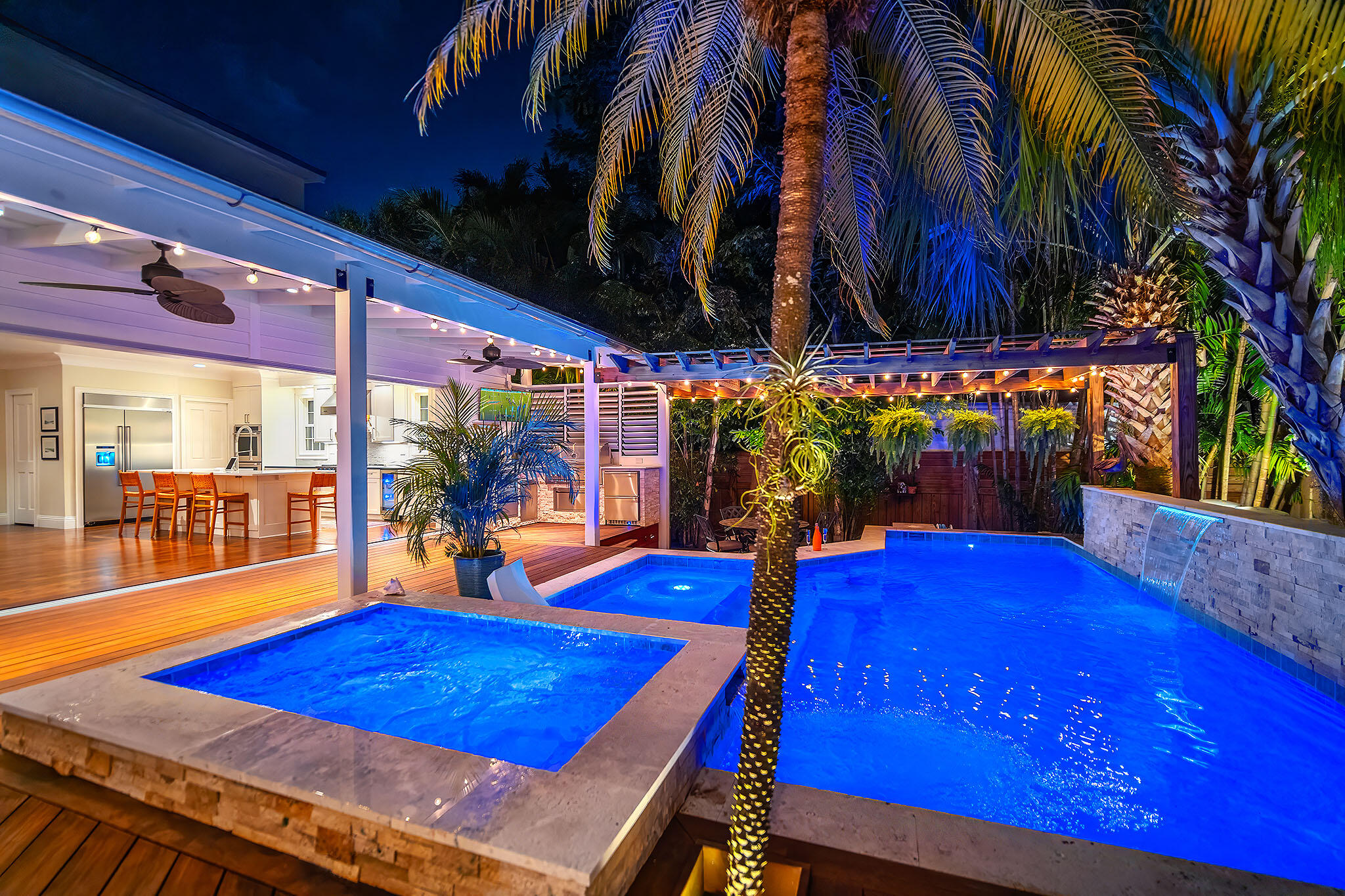 Key West, Florida 33040, United States, 5 Bedrooms Bedrooms, ,6 BathroomsBathrooms,Residential,Pending,35620