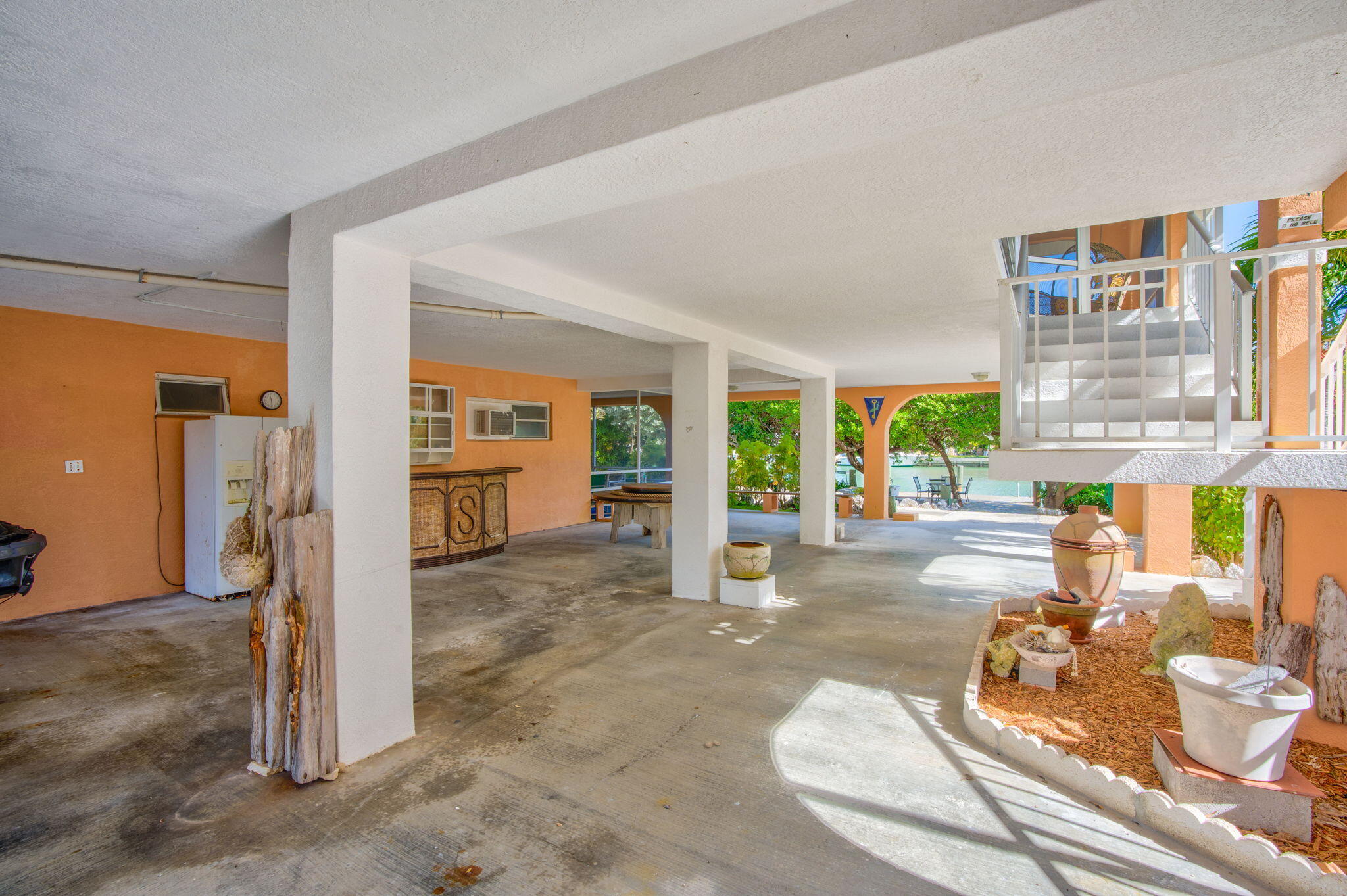 Marathon, Florida 33050, United States, 4 Bedrooms Bedrooms, ,4 BathroomsBathrooms,Residential,Active,25604