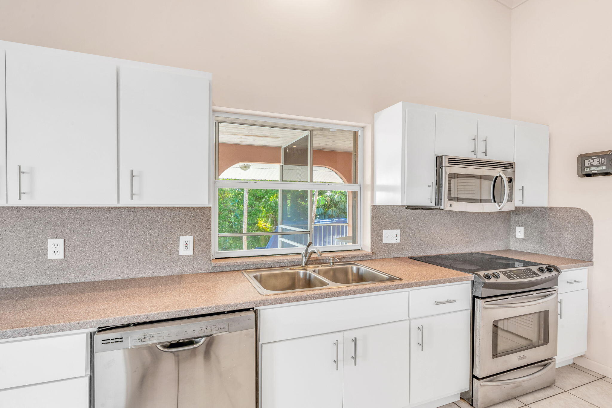 Marathon, Florida 33050, United States, 4 Bedrooms Bedrooms, ,4 BathroomsBathrooms,Residential,Active,25604