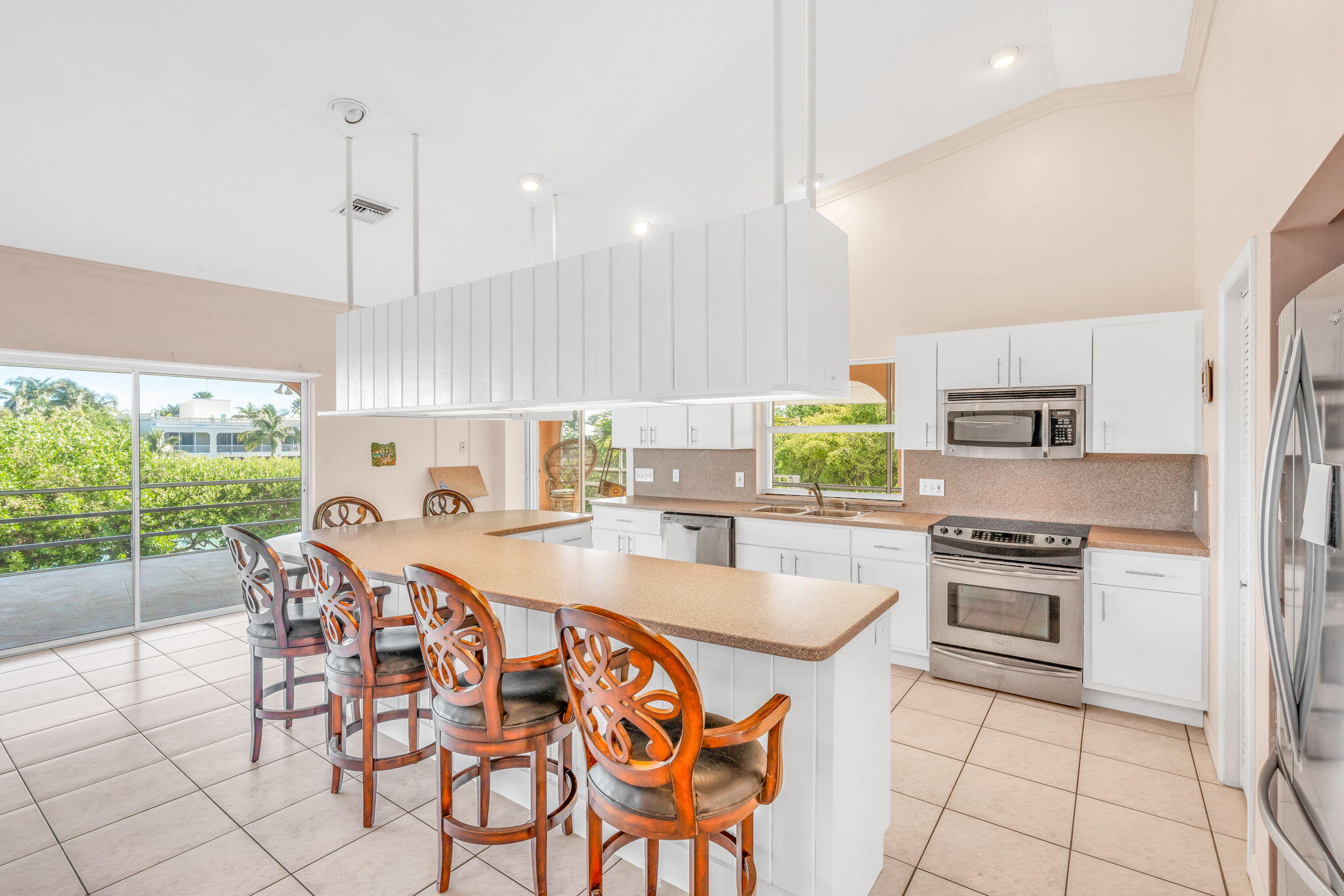 Marathon, Florida 33050, United States, 4 Bedrooms Bedrooms, ,4 BathroomsBathrooms,Residential,Active,25604