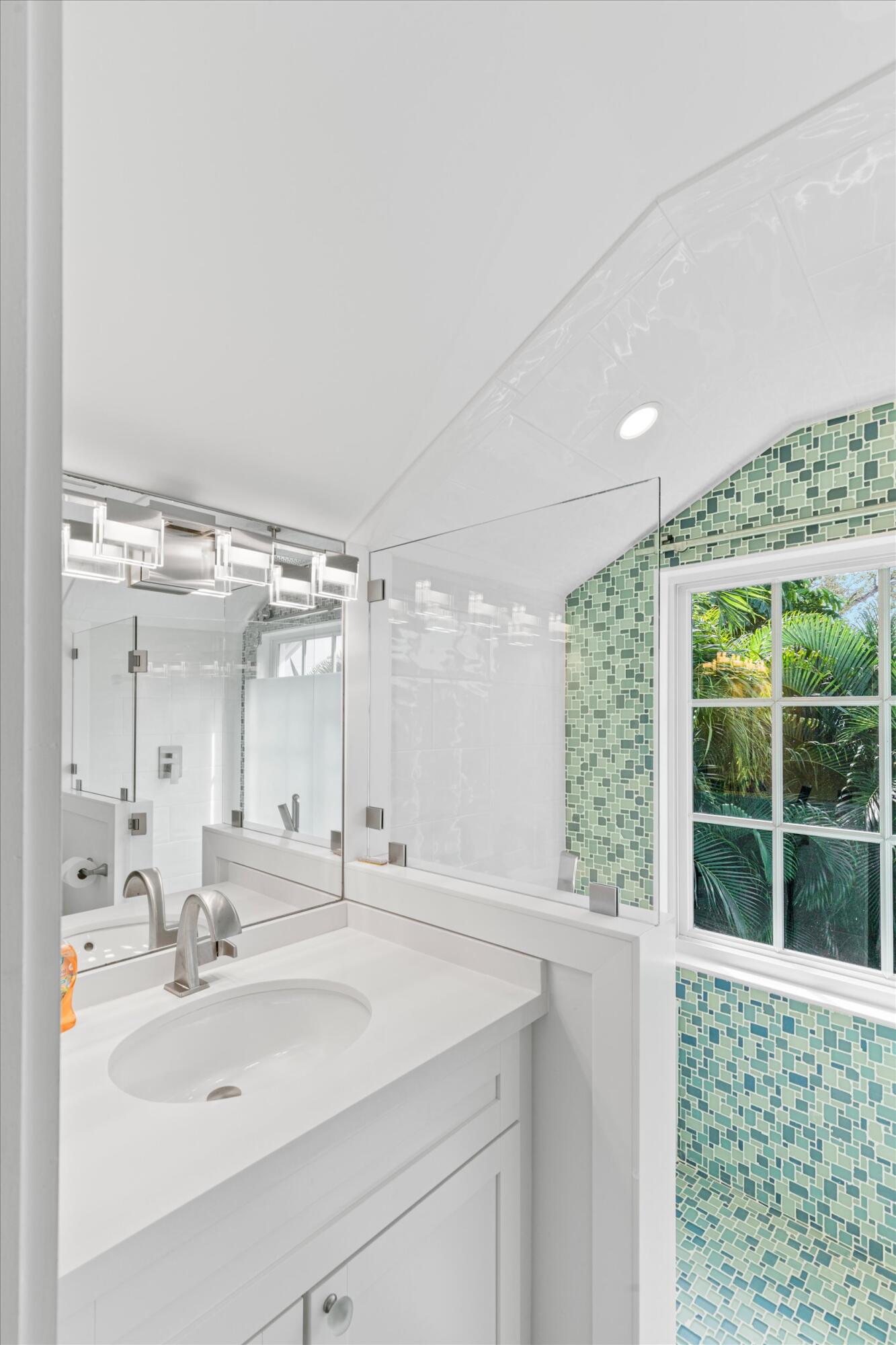 Key West, Florida 33040, United States, 3 Bedrooms Bedrooms, ,3 BathroomsBathrooms,Residential,Active,227199