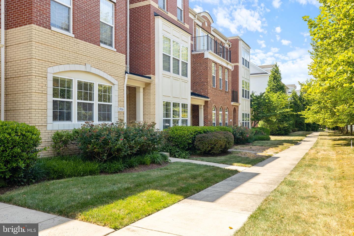 Photo 4 of 90 of 19354 Gardner View Sq townhome