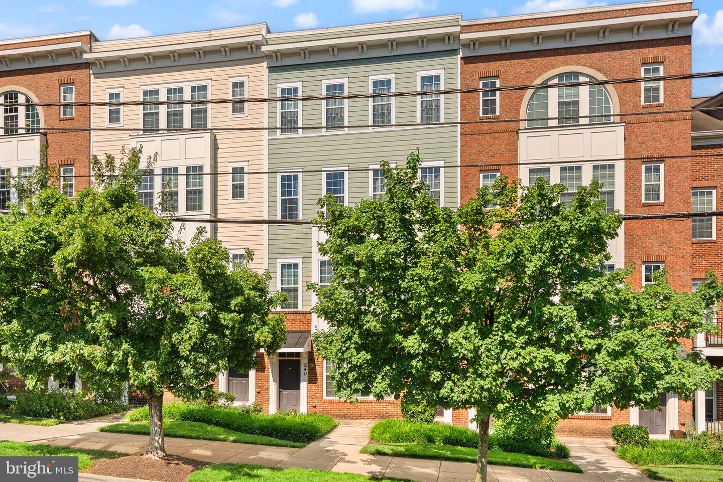 242 N Summit Avenue N Unit 21, Gaithersburg, MD, 20877