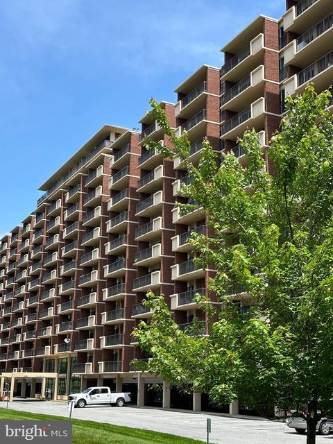 Condominium in Arlington VA 1300 Army Navy DRIVE.jpg