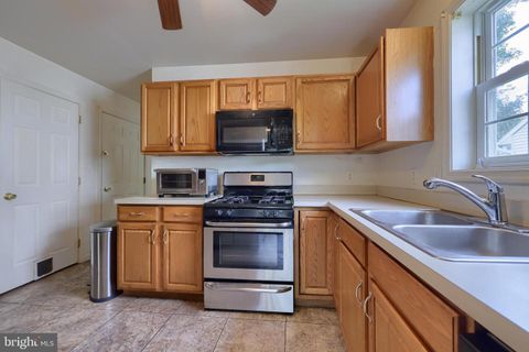 Duplex in Lancaster PA 1051 Sterling PLACE 3.jpg