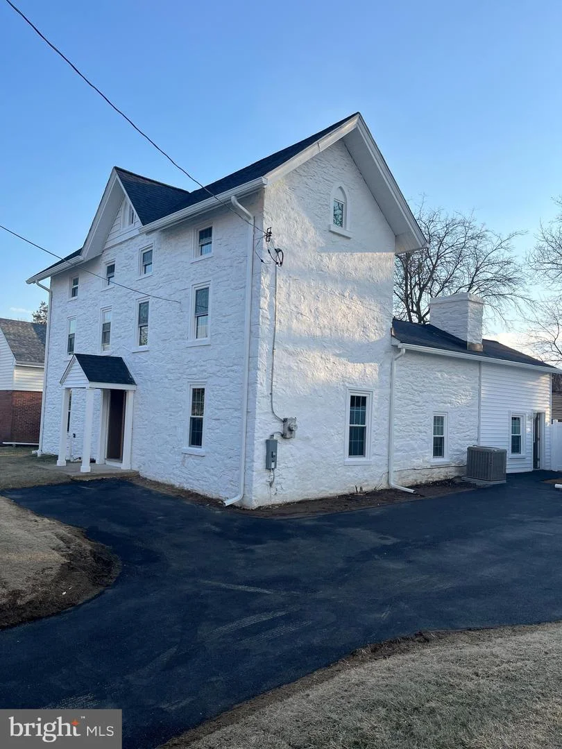 540 W Springfield Road