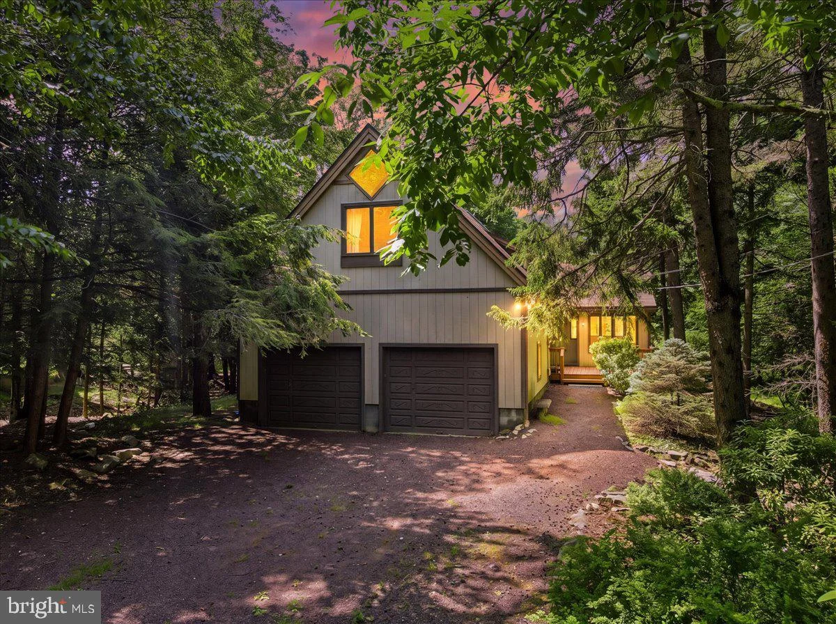 2208 Hillcrest Drive, Pocono Pines, PA, 18350