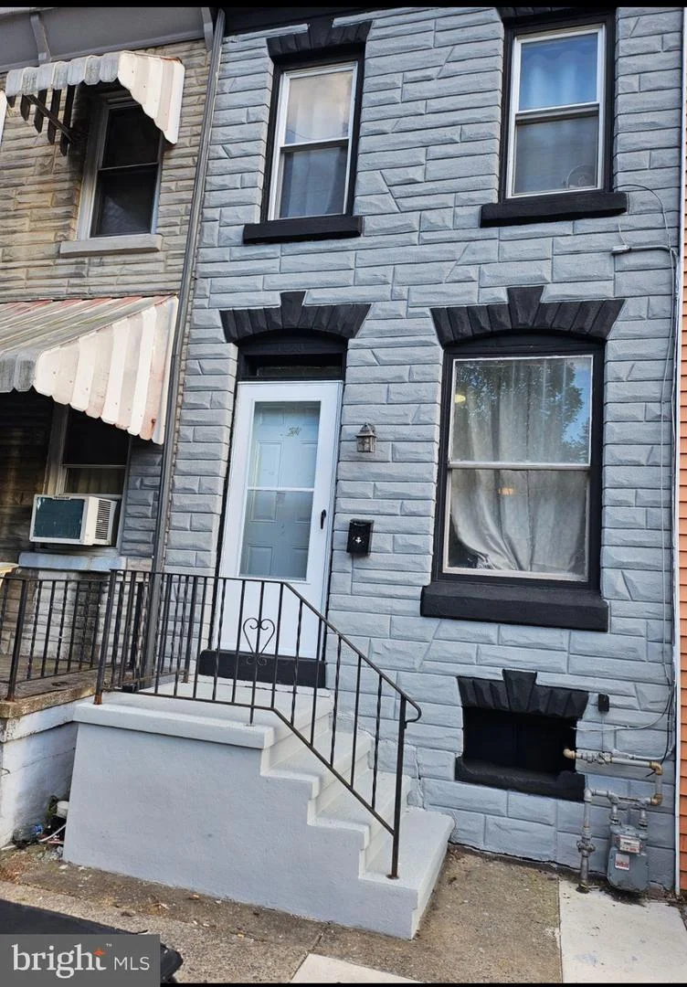 1220 Muhlenberg Street