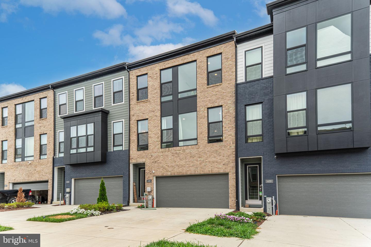 Photo 7 of 37 of 618 Glenn Lake Dr townhome