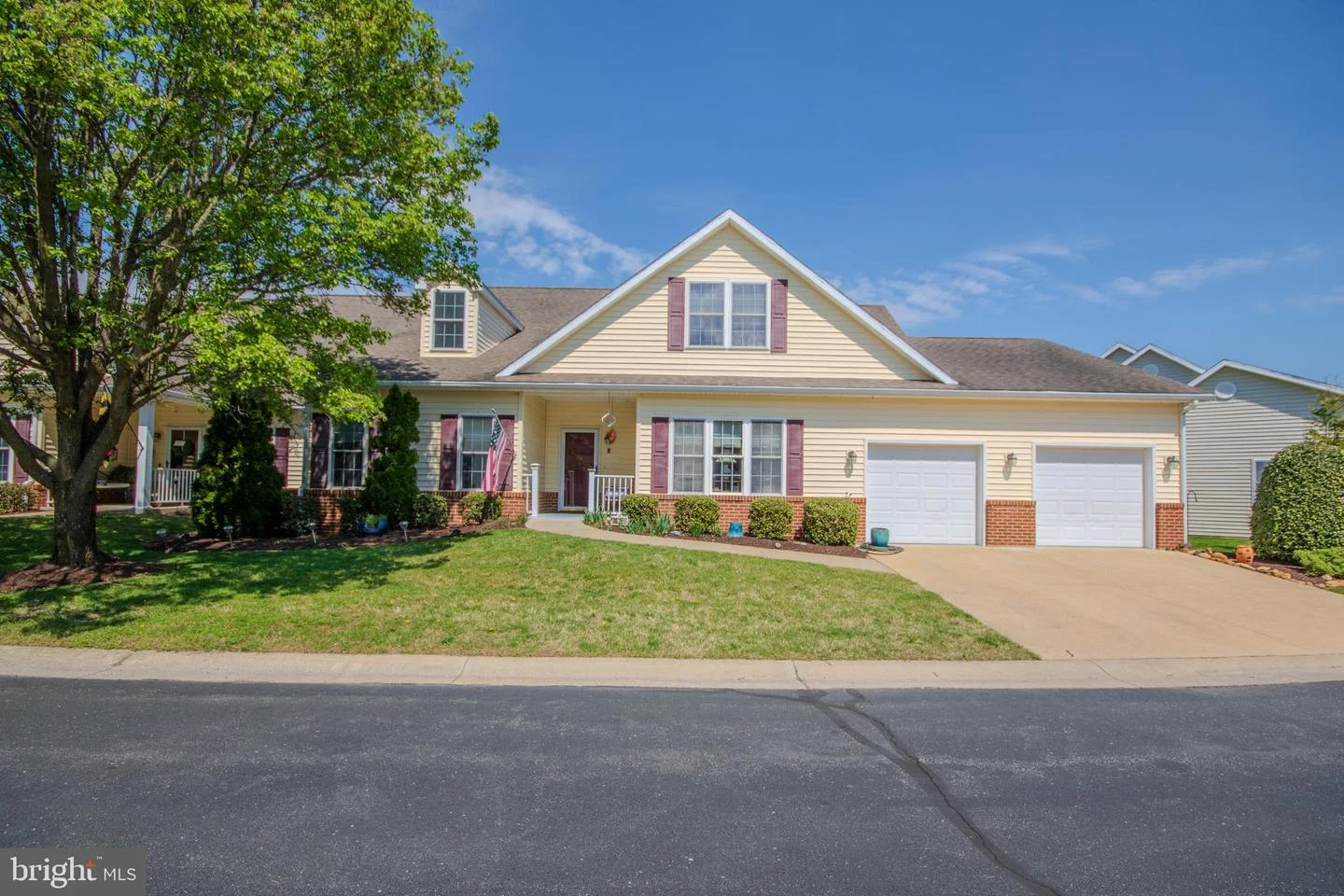 922 Winding Way