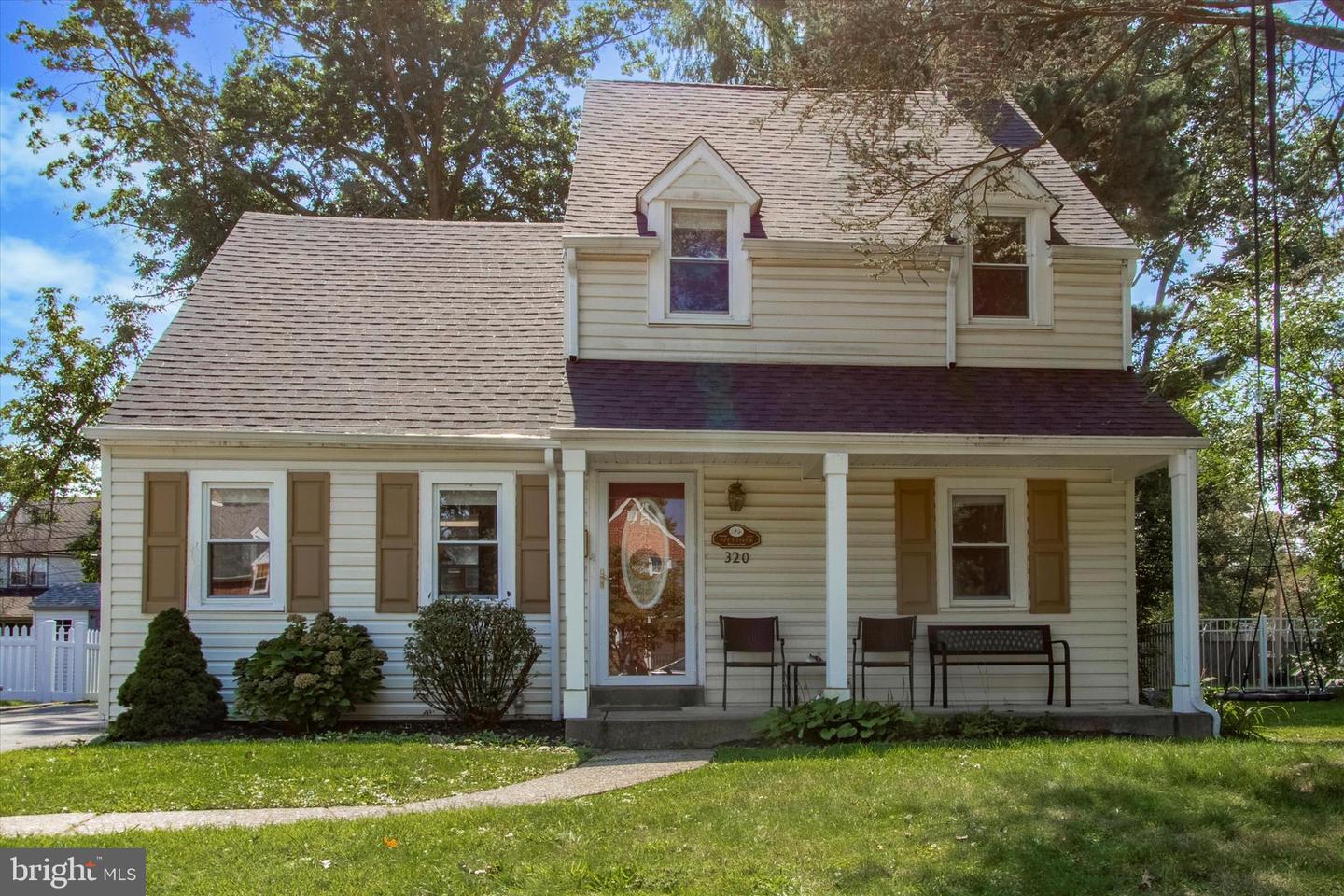 View Folsom, PA 19033 house