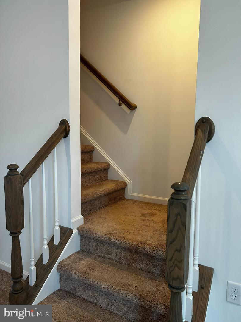 Photo 8 of 16 of 203 E Southwerk St townhome